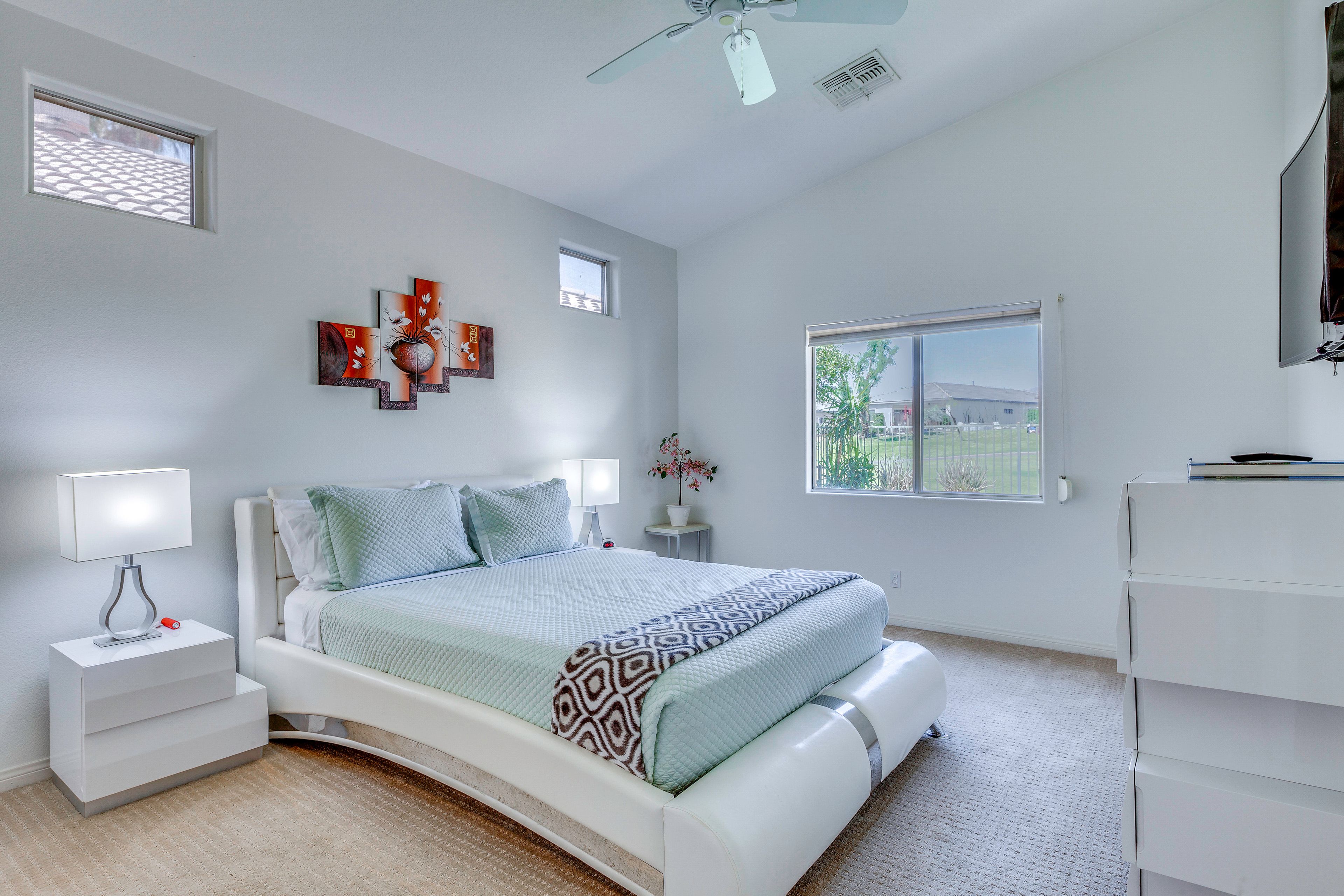 Bedroom 2 | Queen Bed