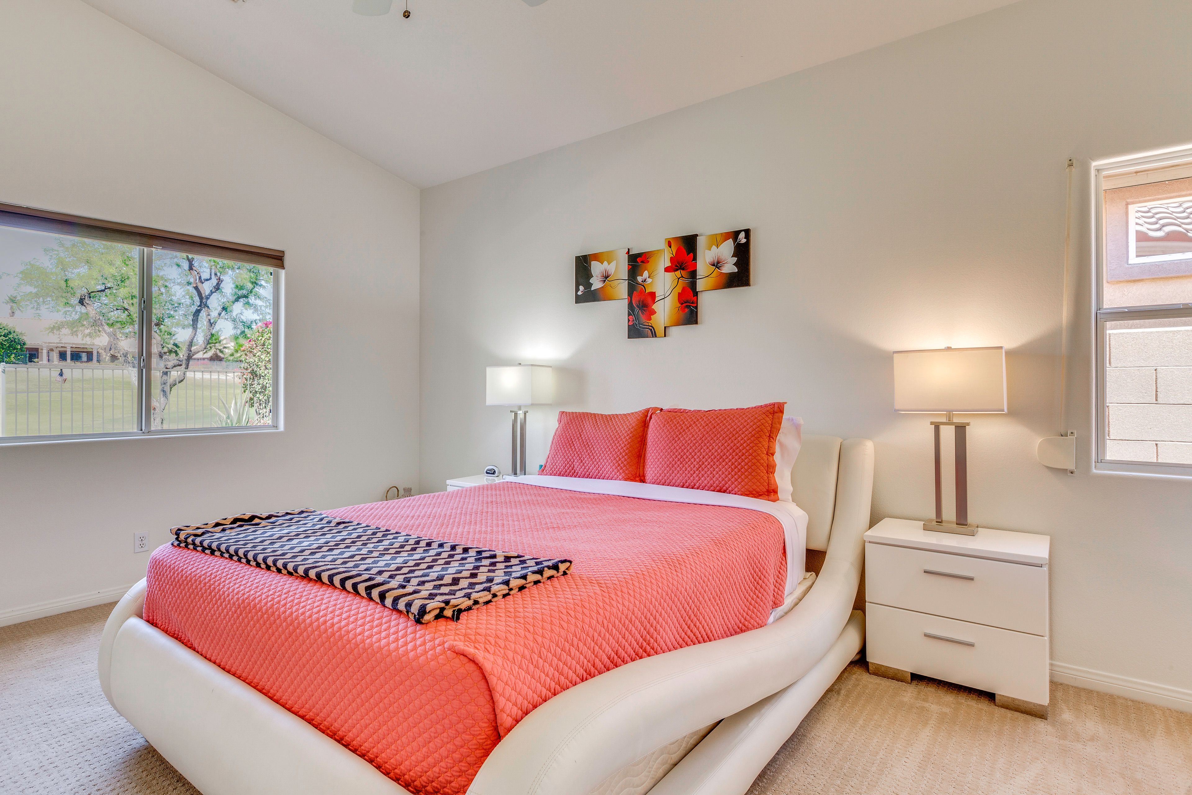 Bedroom 1 | Queen Bed