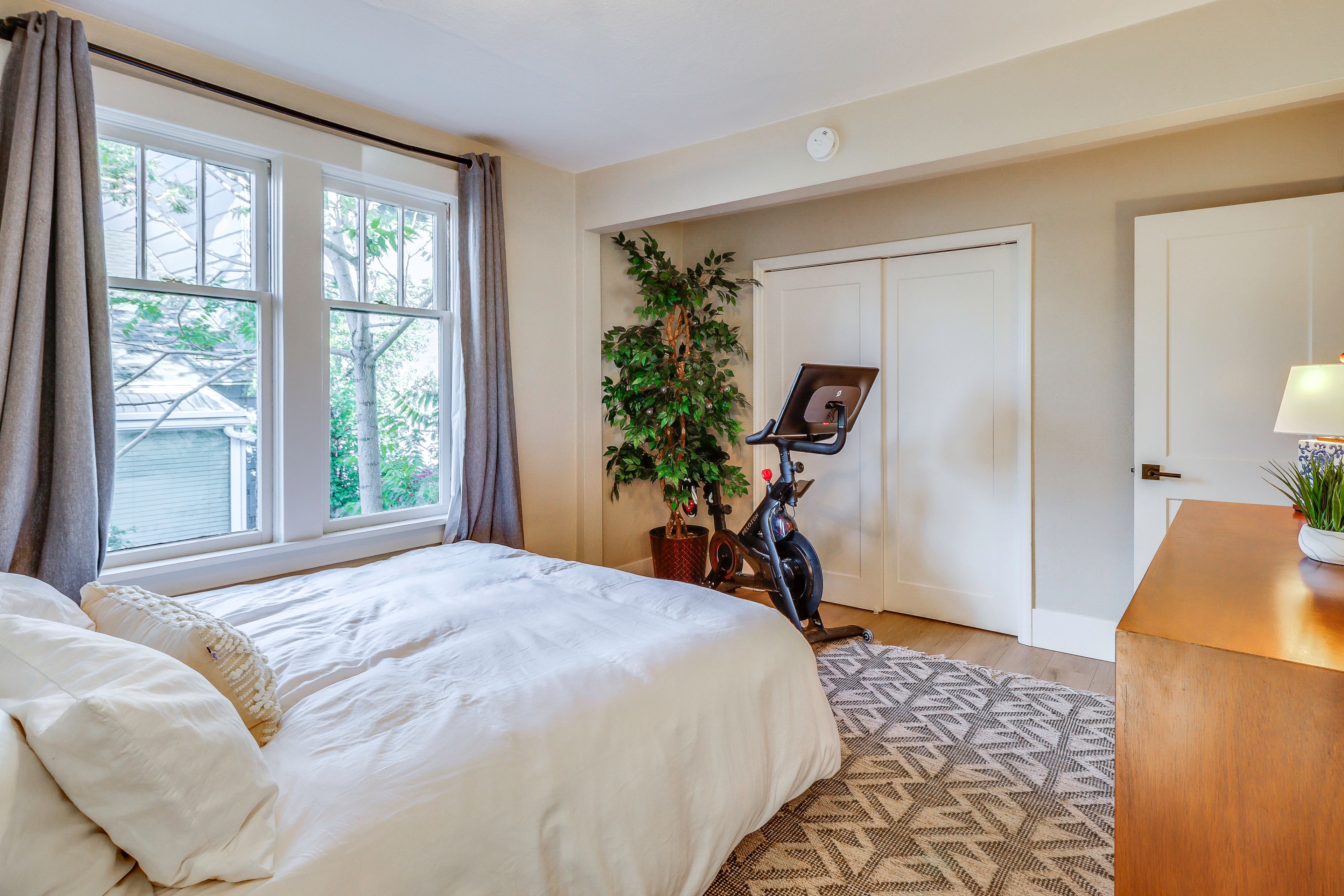 Bedroom 1 | King Bed | Main Level