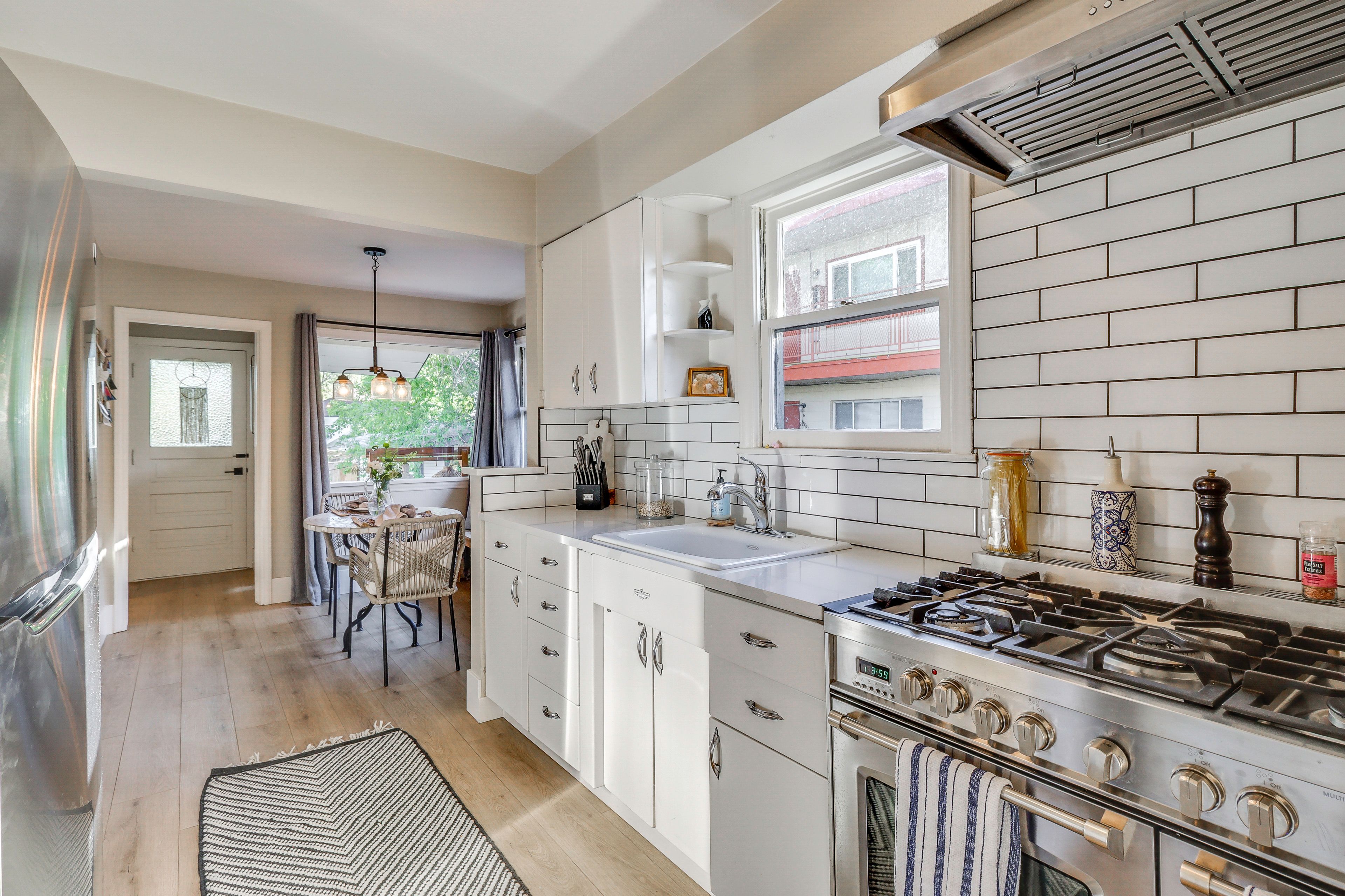 Kitchen | Main Level