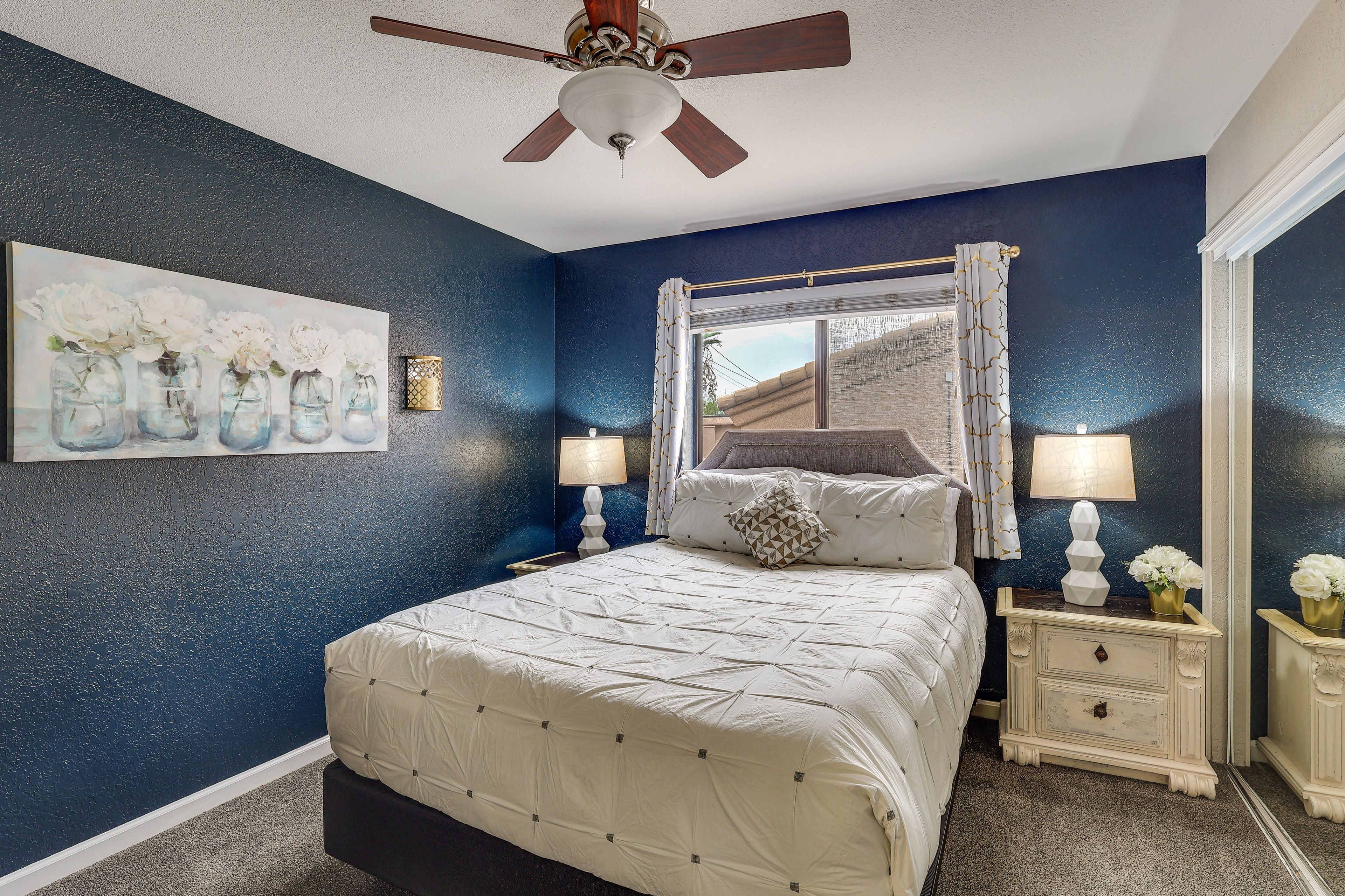 Bedroom 2 | Queen Bed