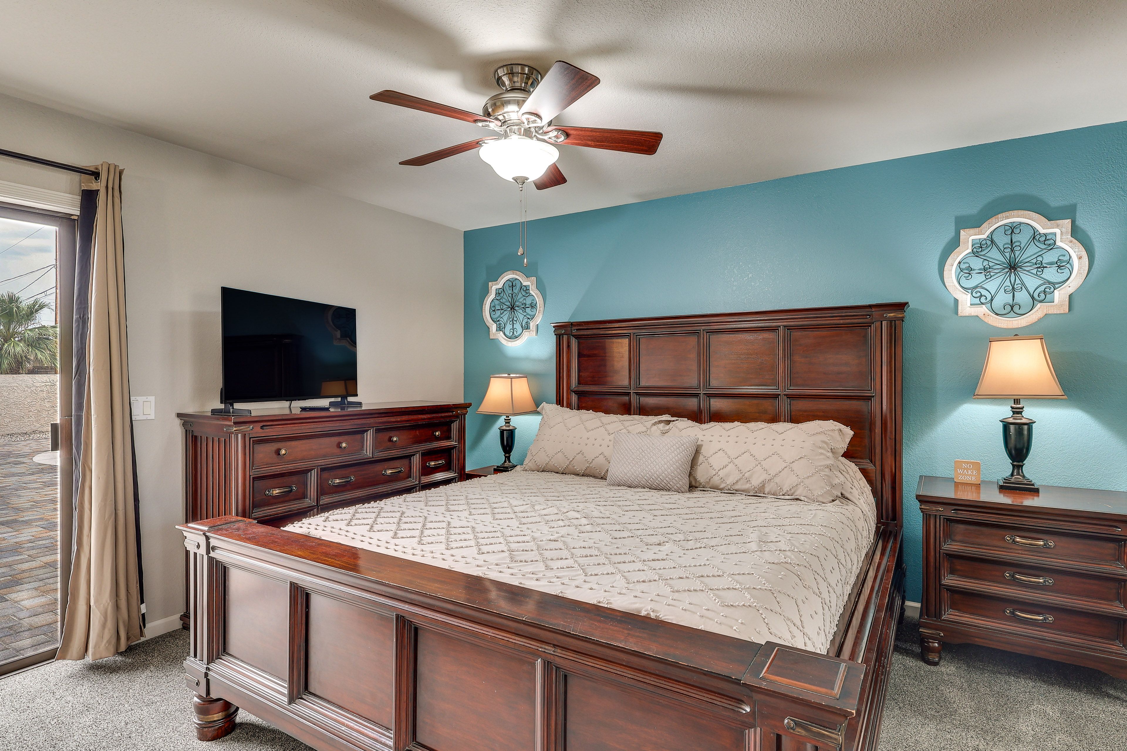 Bedroom 1 | King Bed