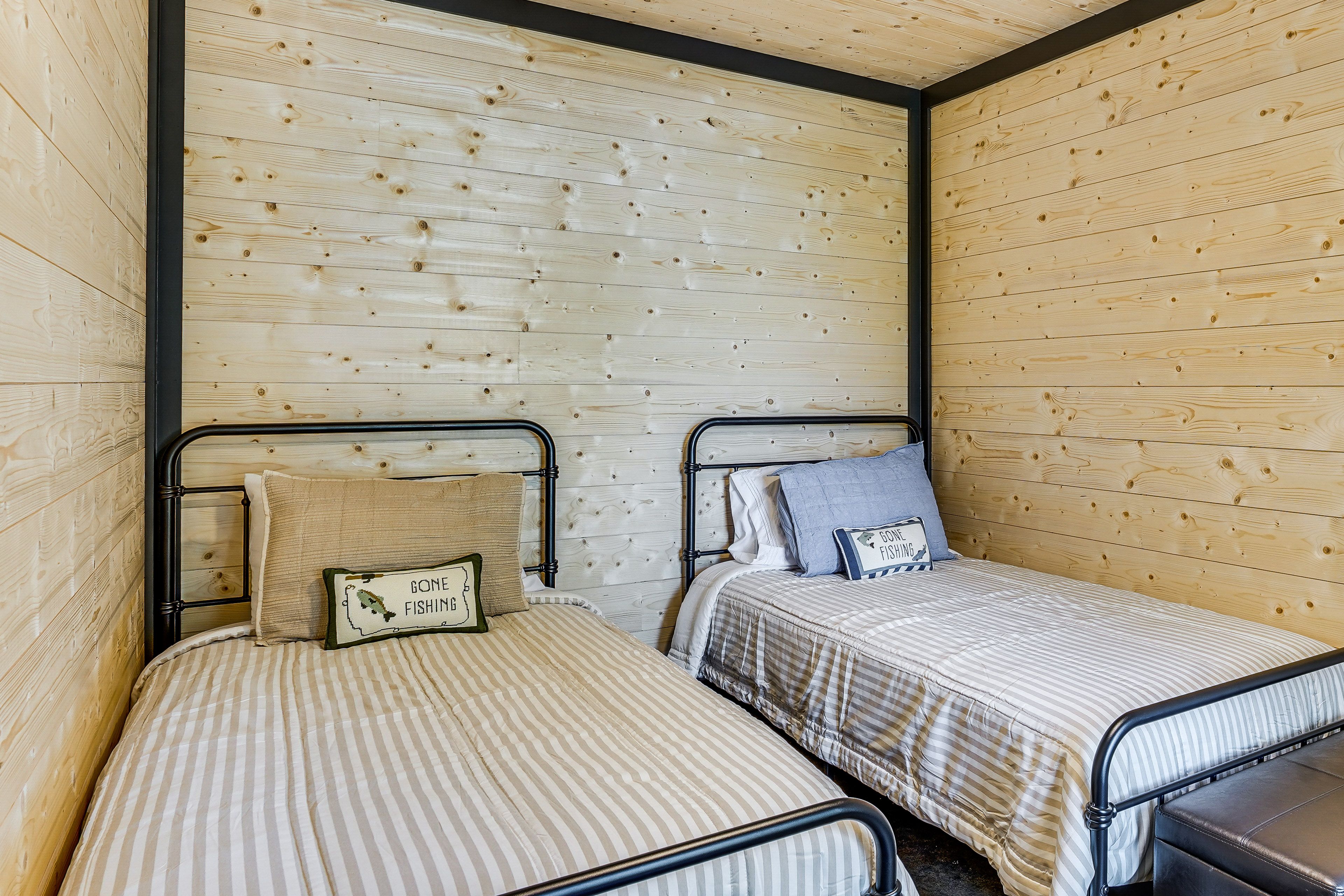Bedroom 3 | 2 Twin Beds