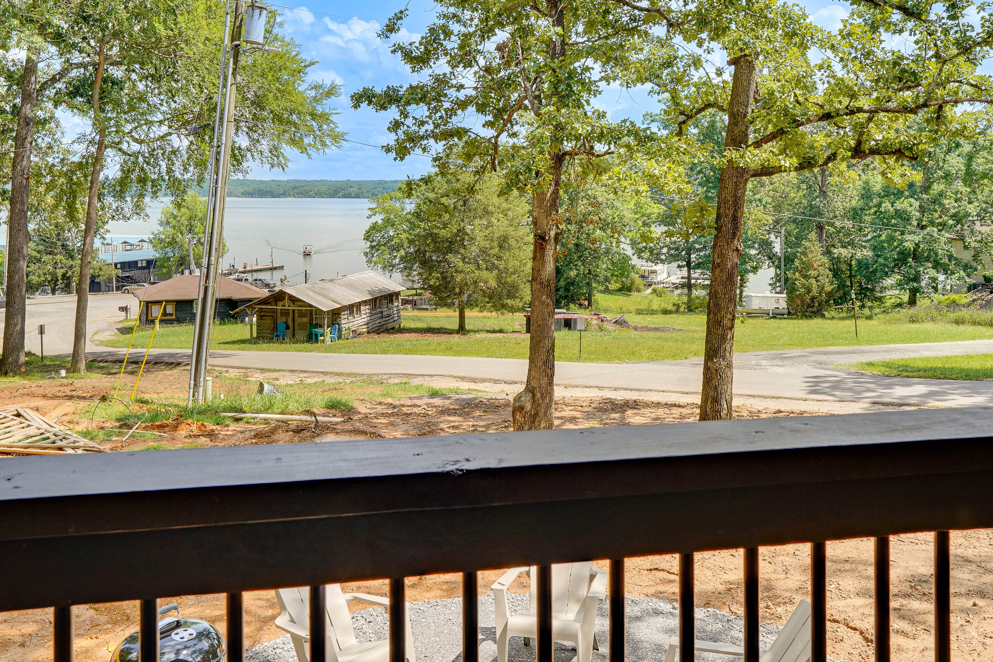 Covered Deck | Kentucky Lake Views