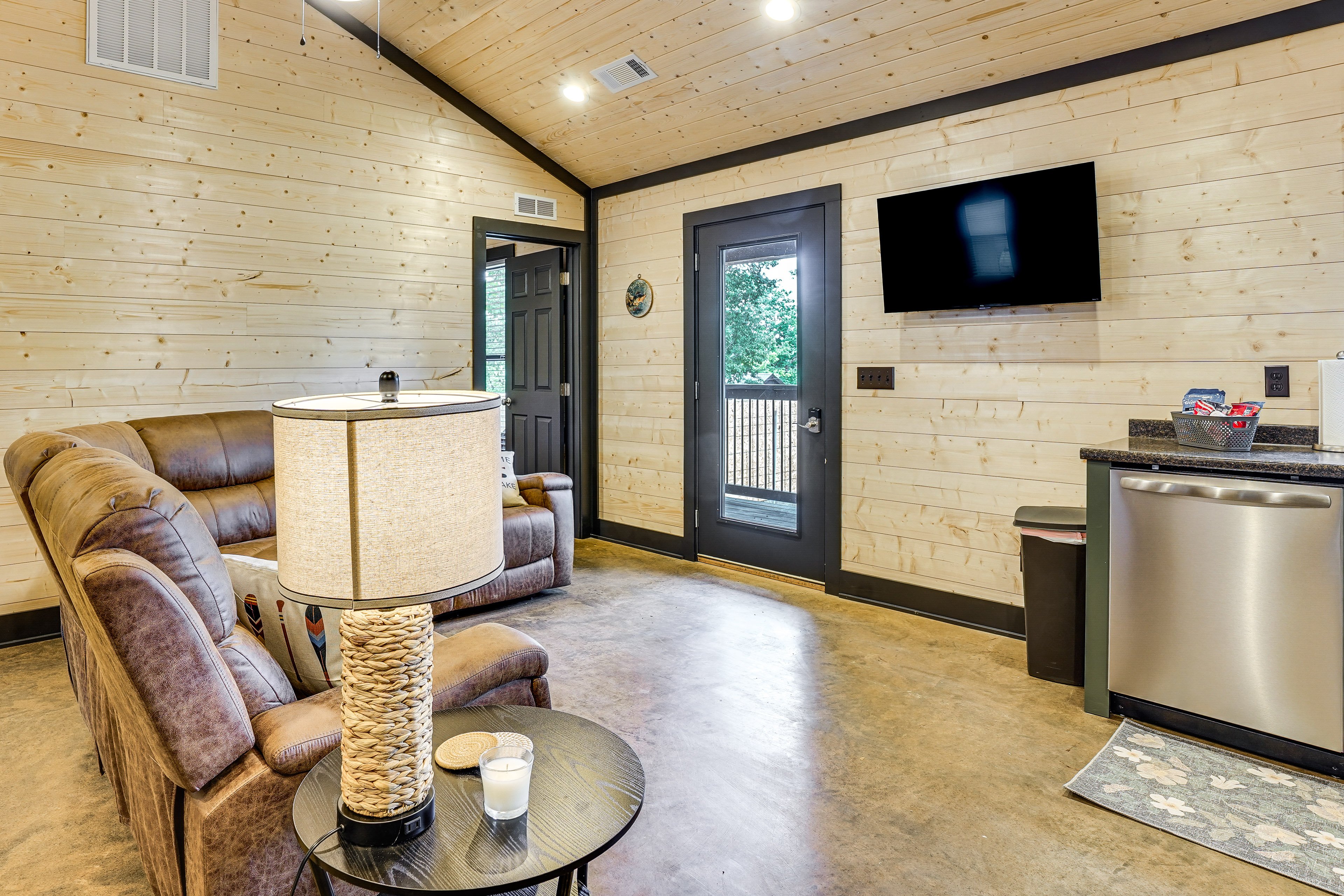 Living Room | Dining Area | Dishes & Flatware Provided