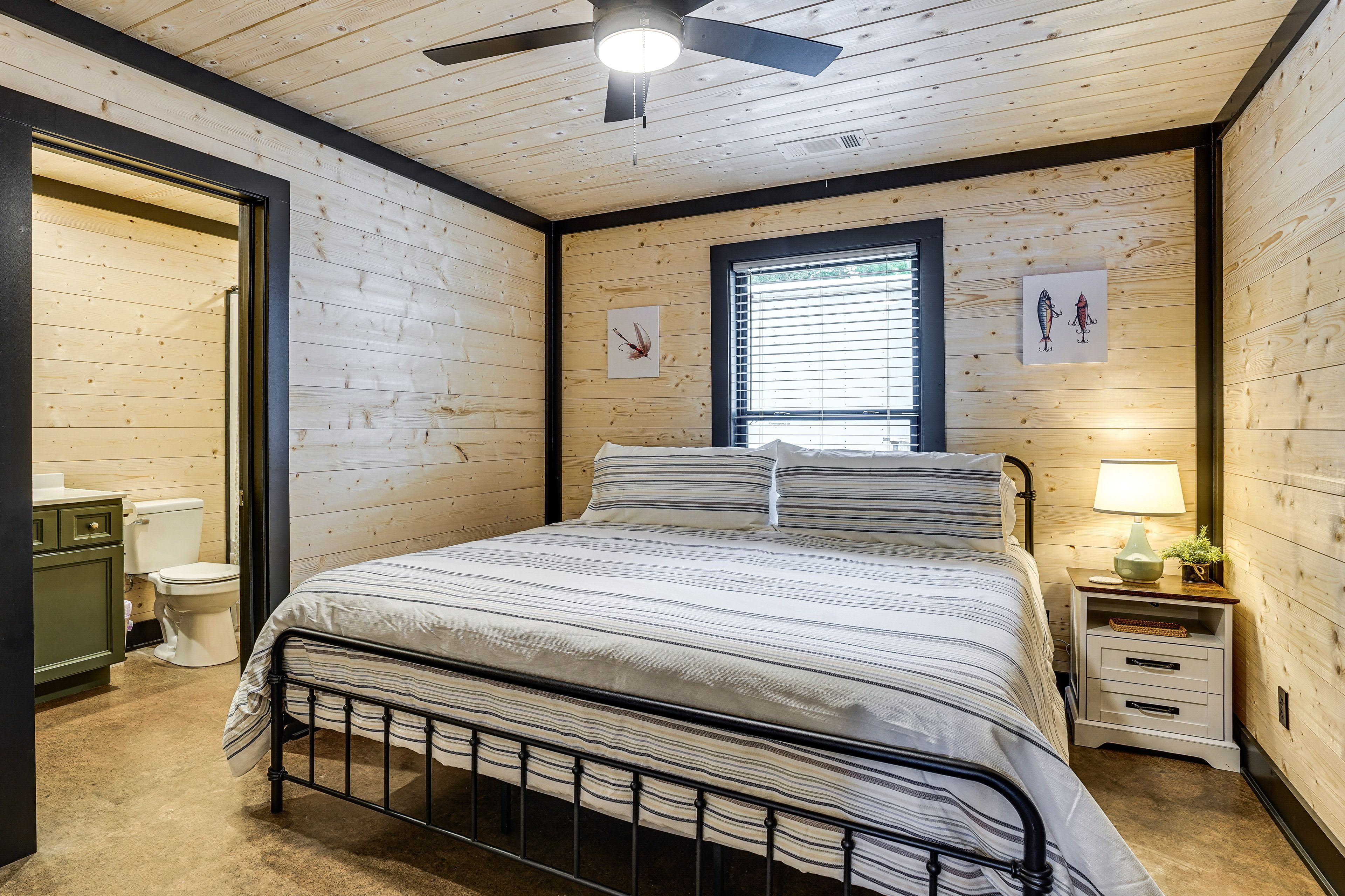 Bedroom 1 | King Bed | En-Suite Bathroom