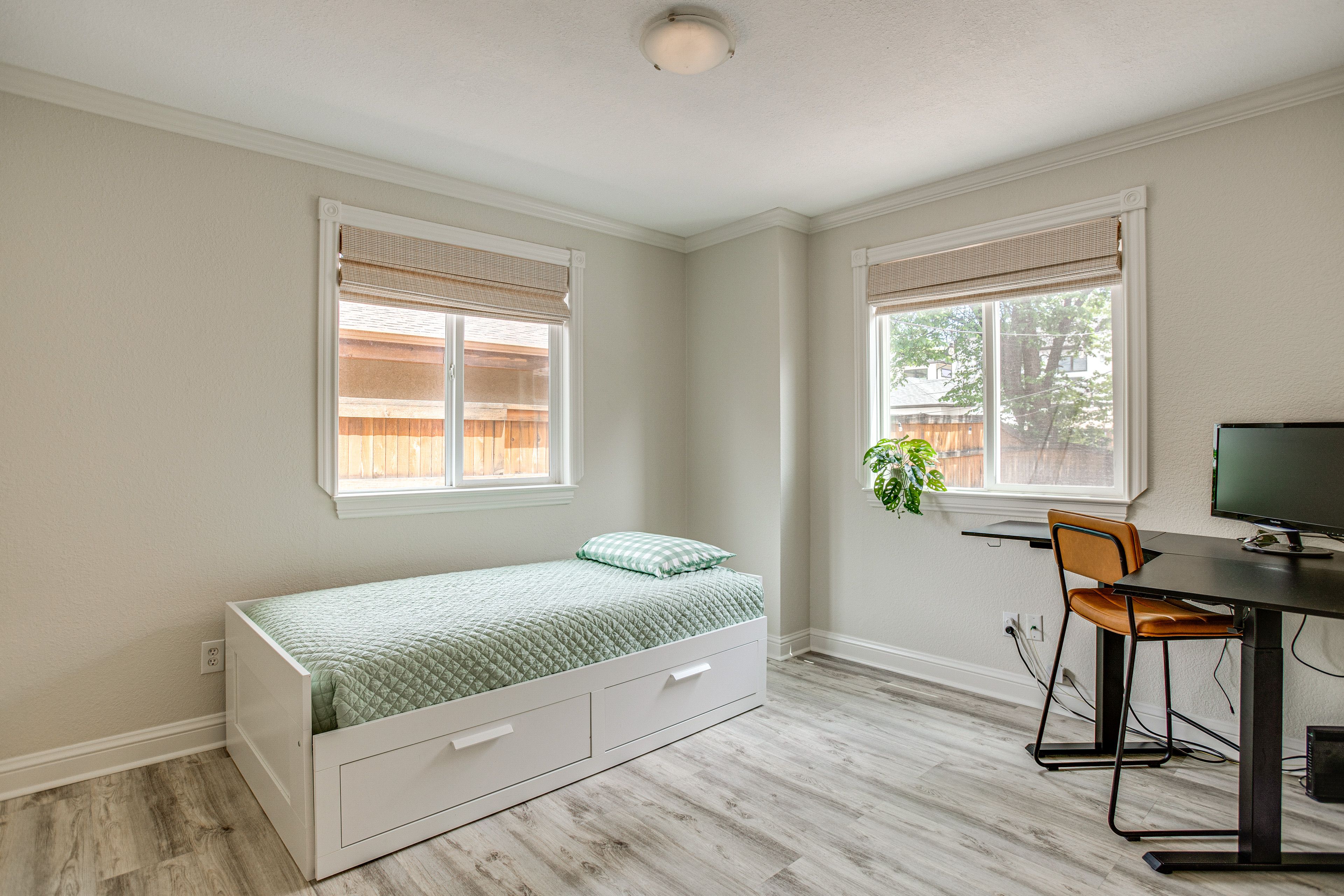 Bedroom 4 | Twin Daybed w/ Trundle (Converts to King) | Office Area | 1st Floor