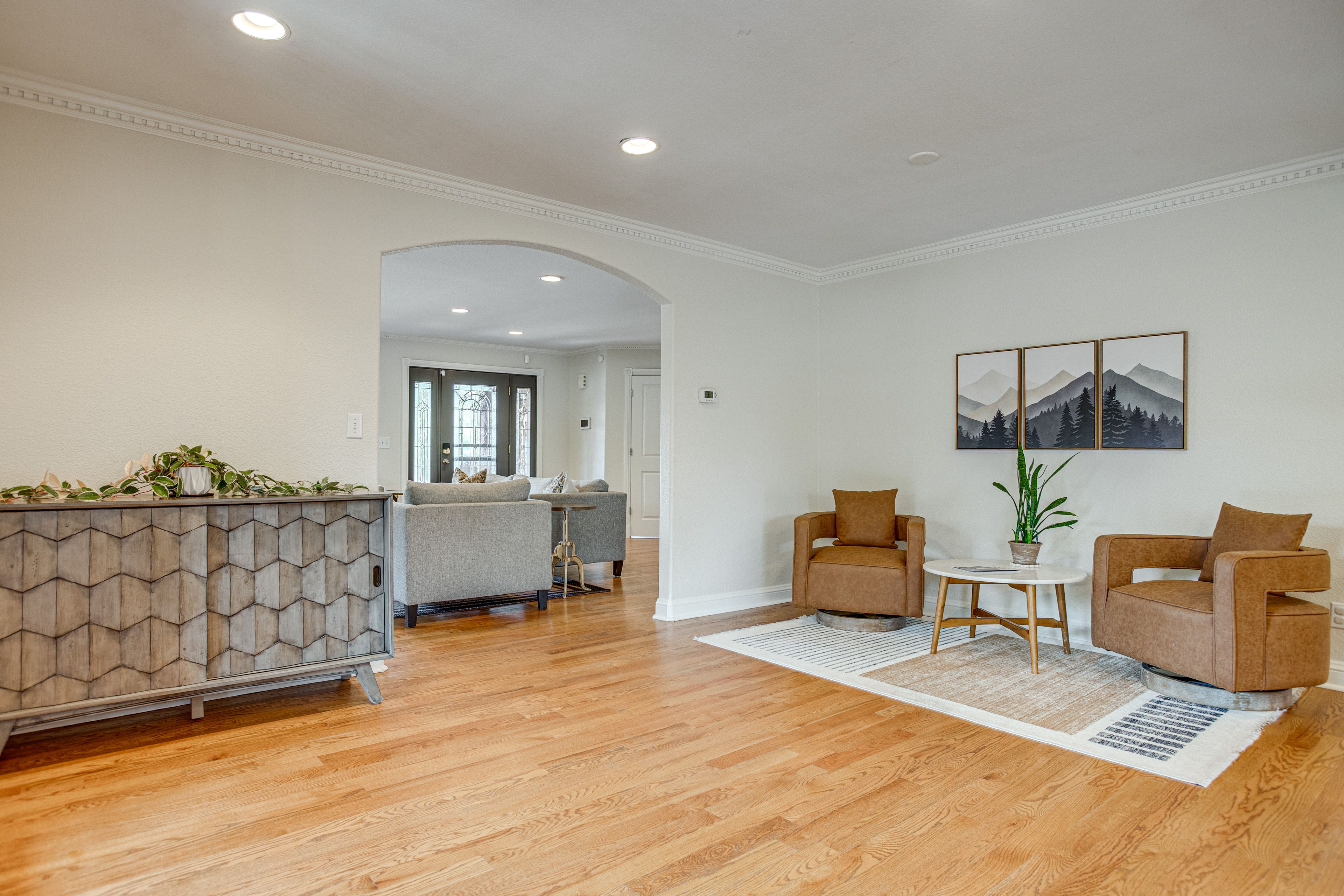 Sitting Area | 1st Floor