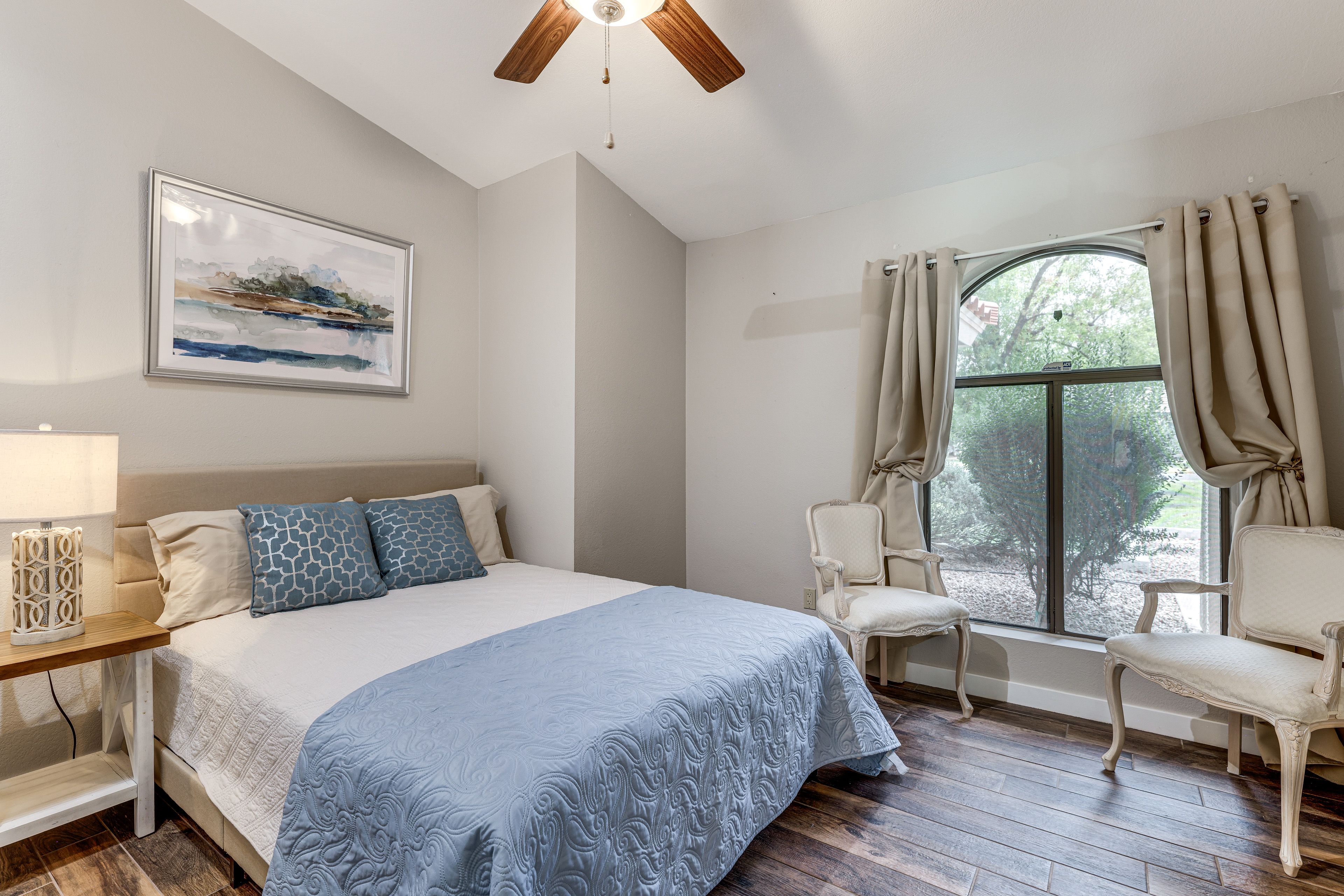 Bedroom 2 | Queen Bed