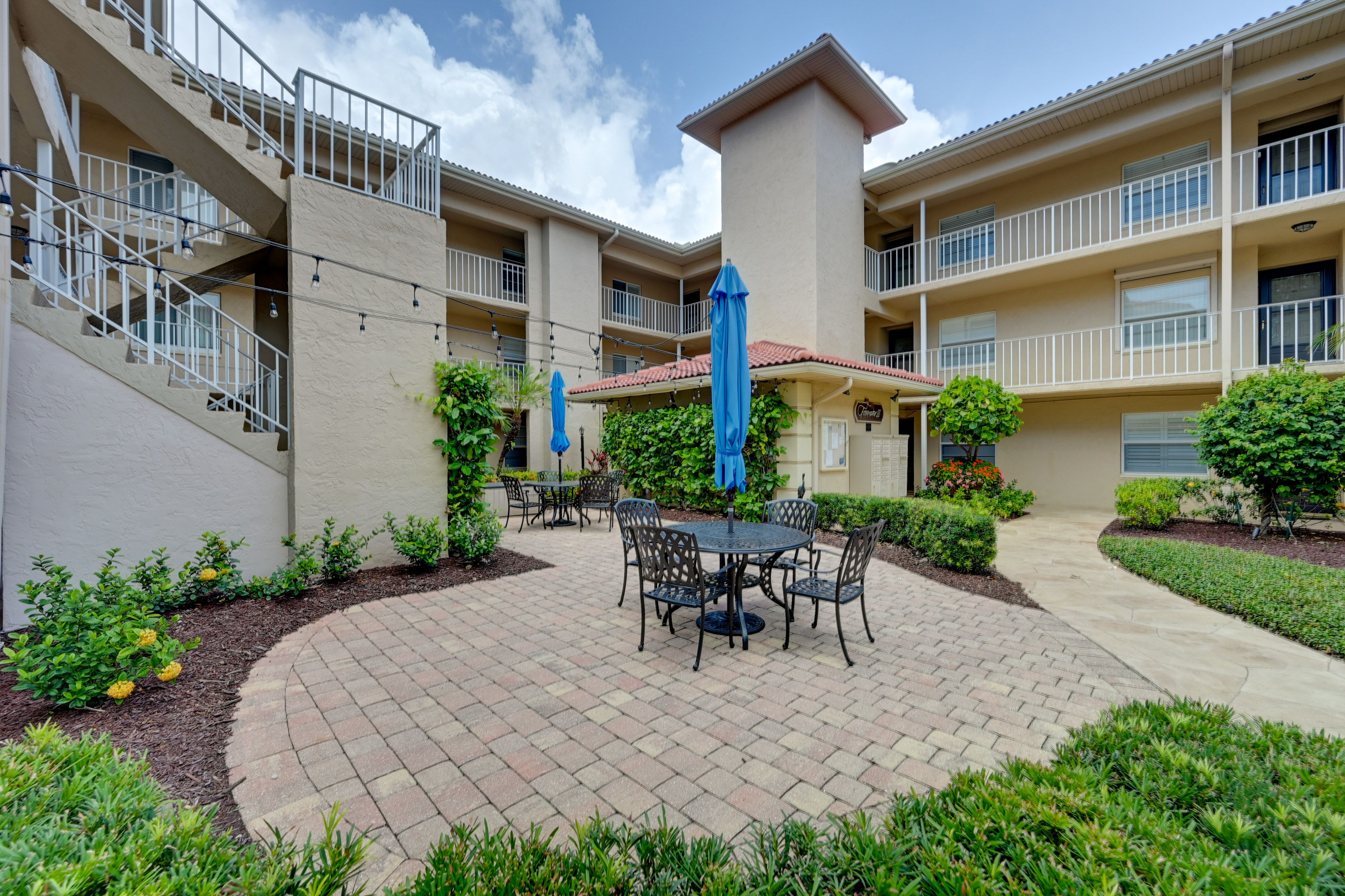 Exterior | Single-Story Condo on 3rd Floor