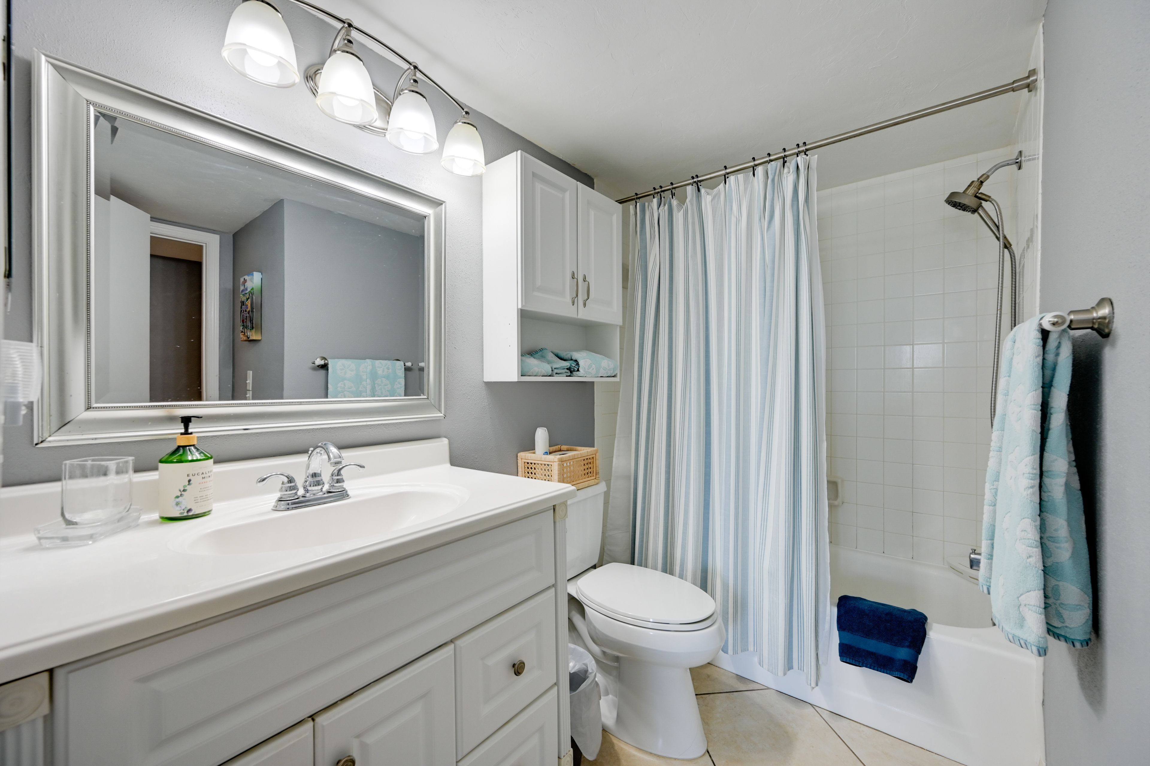 Full Bathroom