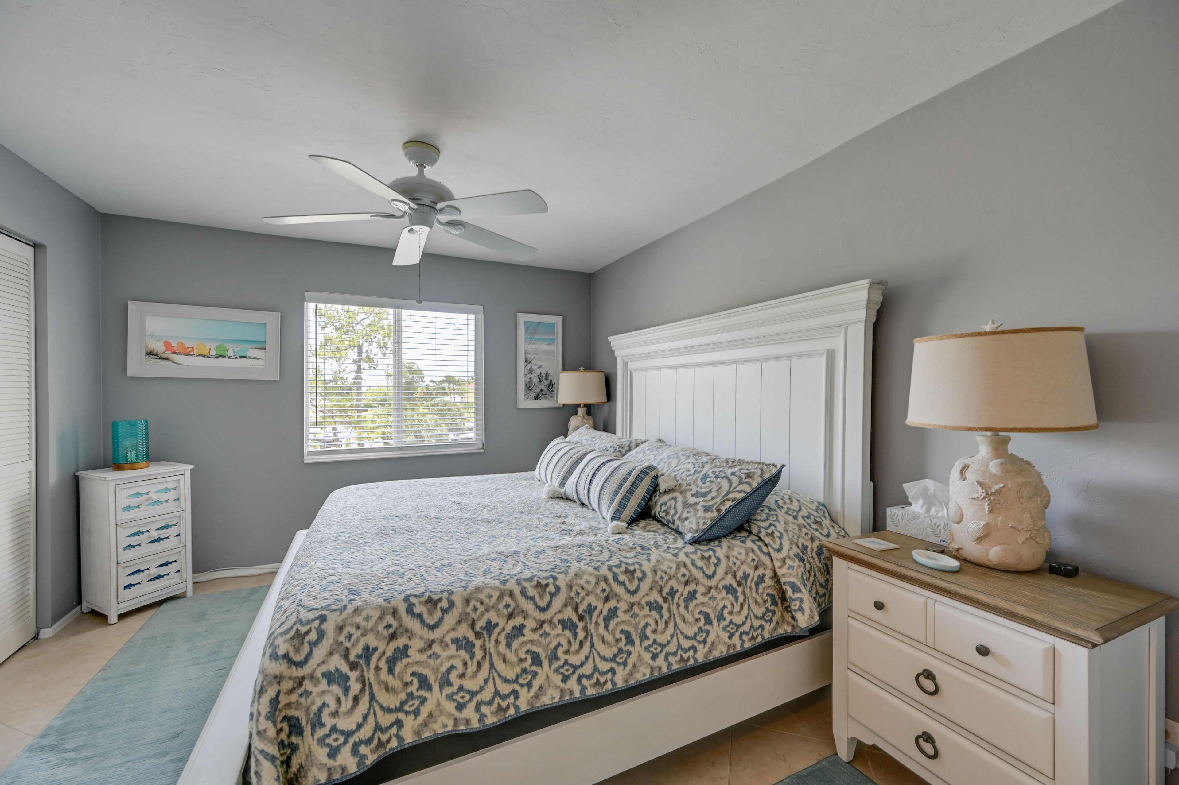 Bedroom 1 | King Bed