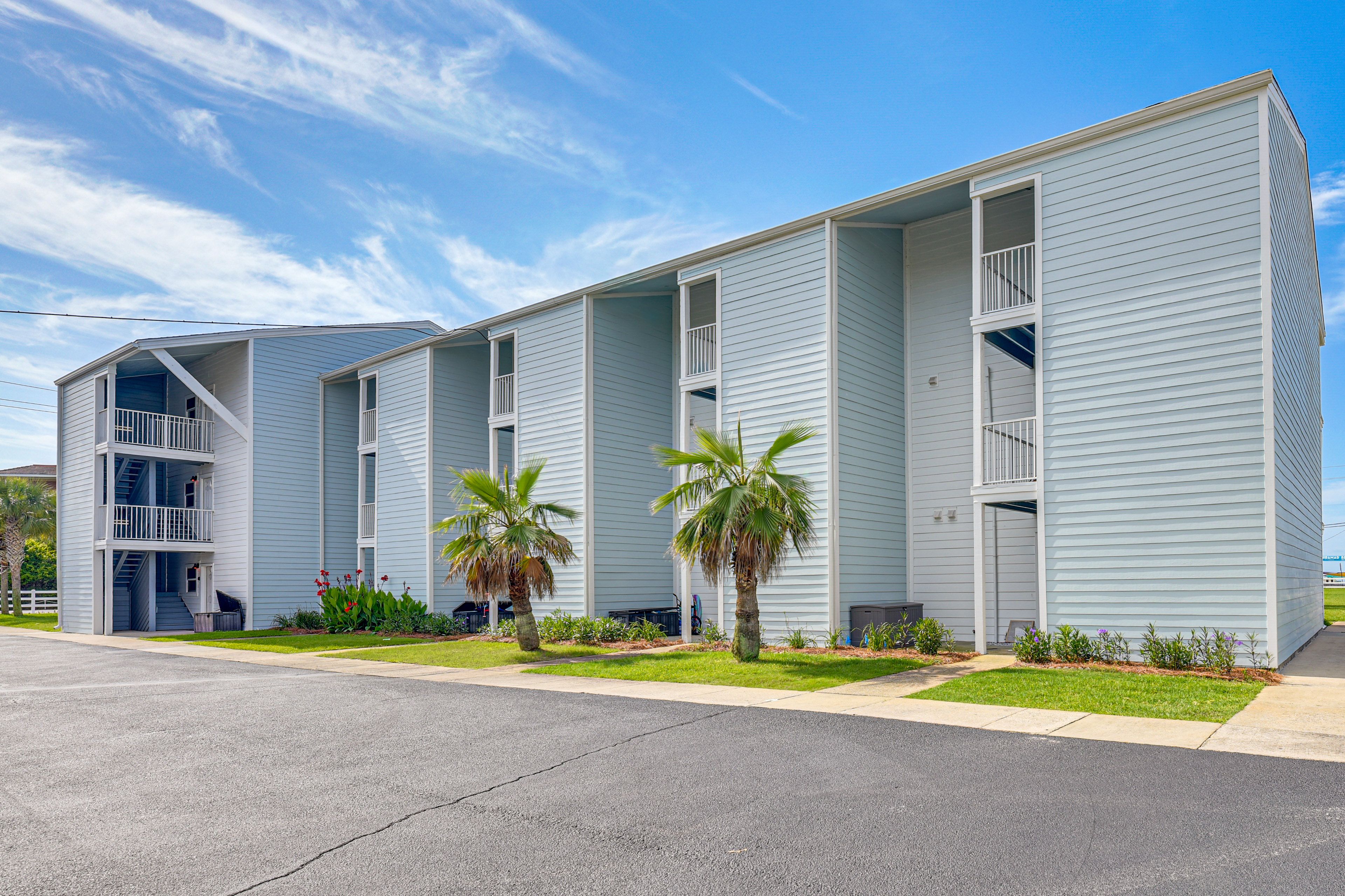 Exterior | Single-Story Condo on 2nd Floor