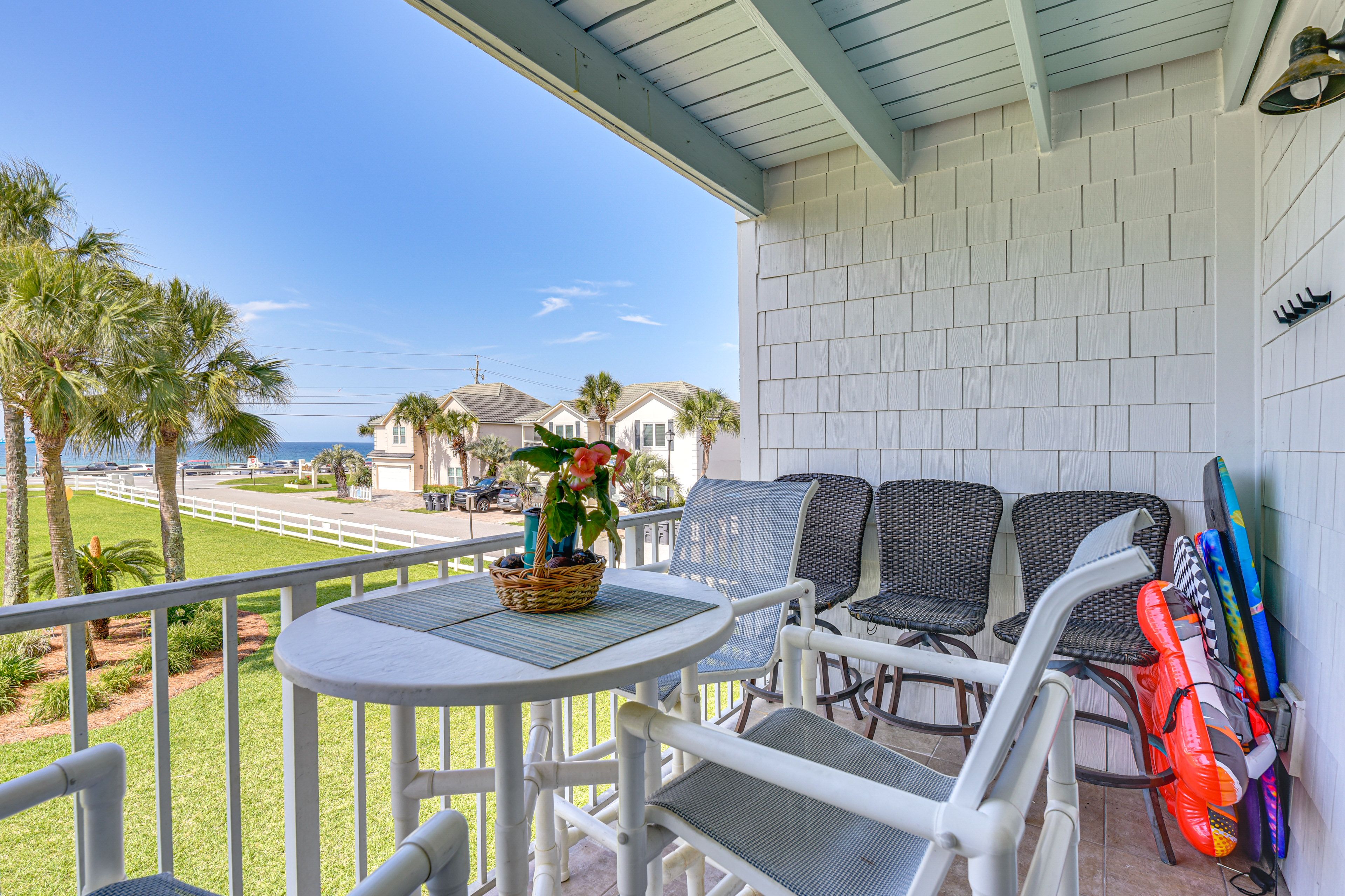 Miramar Beach Vacation Rental | 2BR | 1BA | 700 Sq Ft | Stairs to Enter