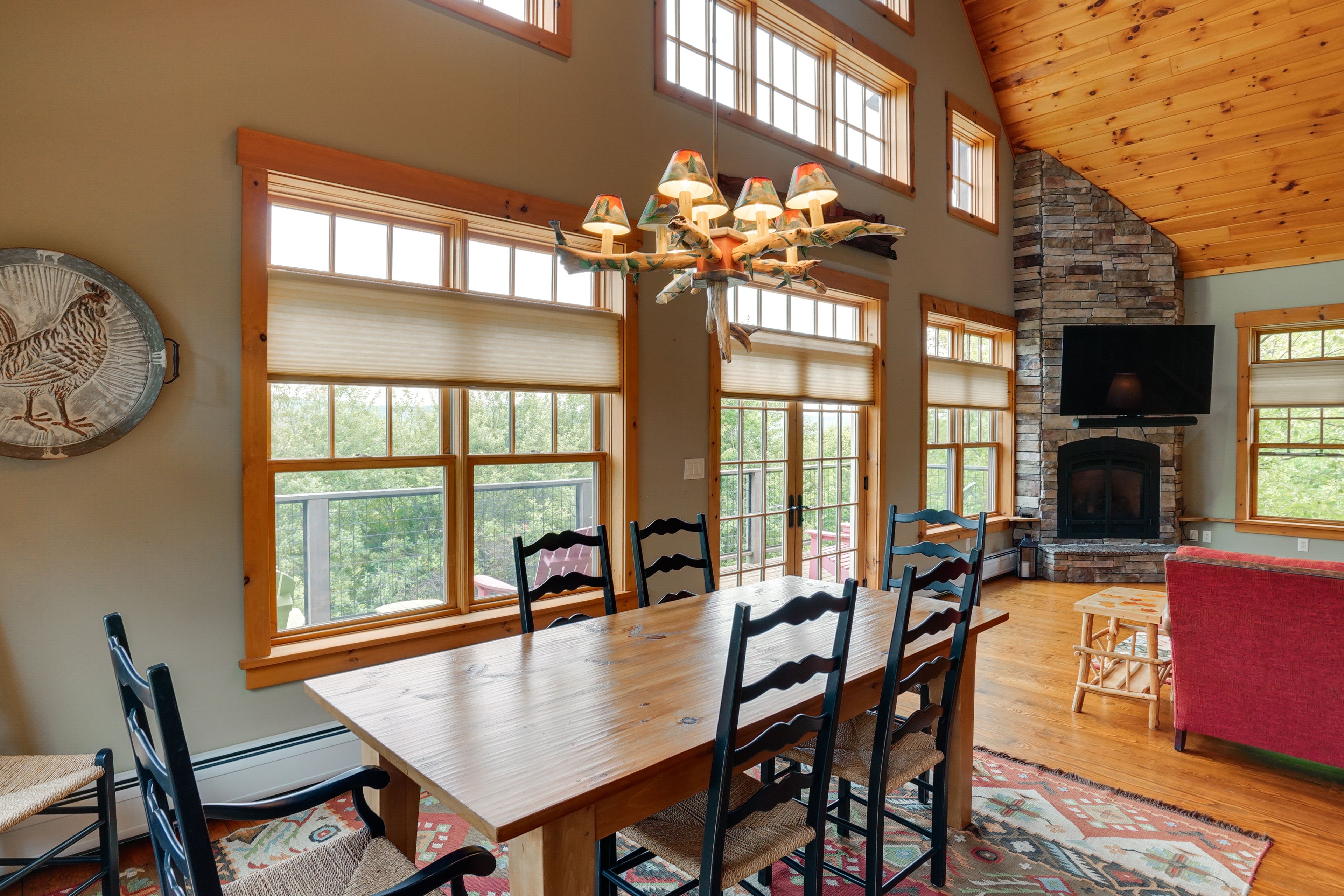 Dining Area | Main Level