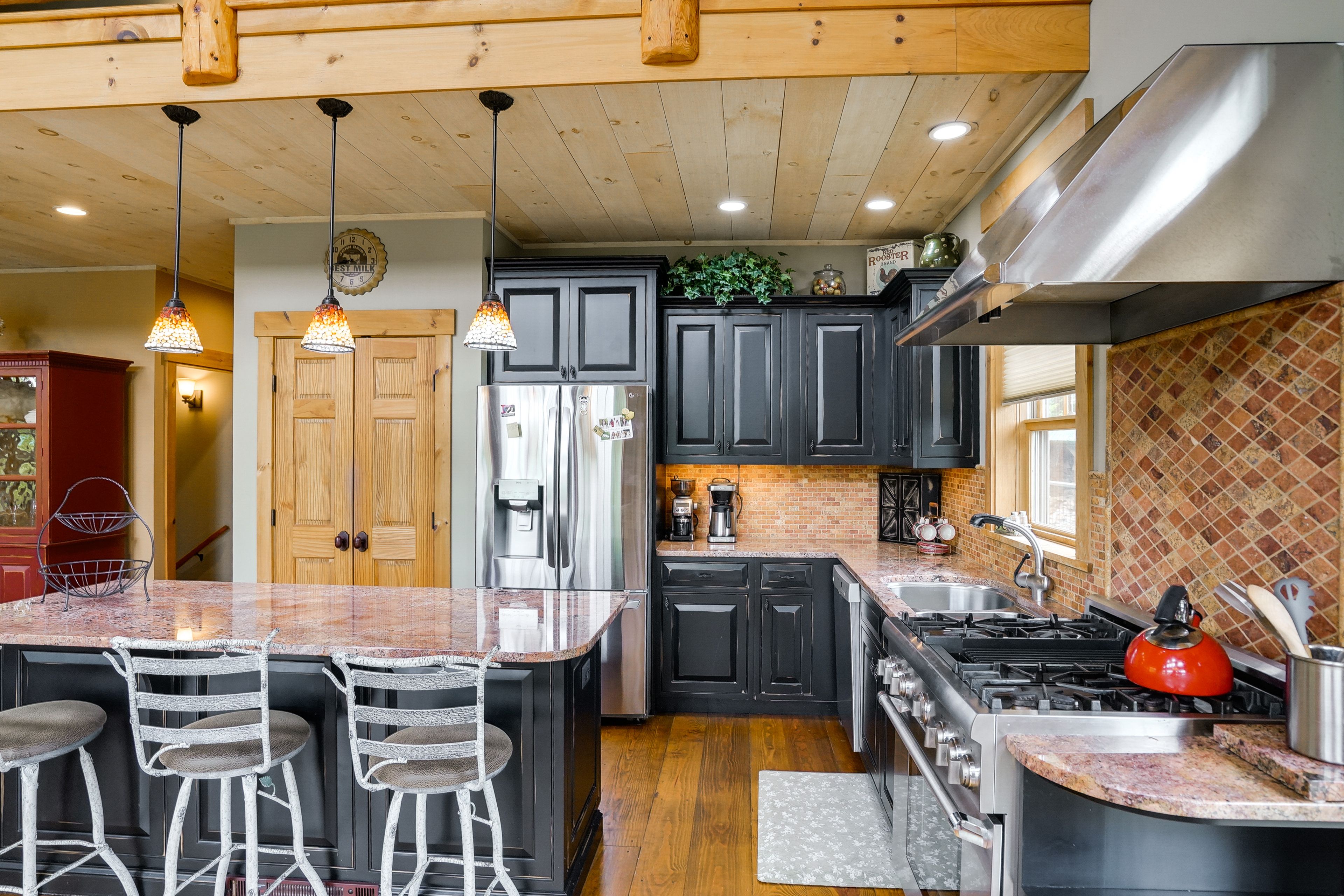 Kitchen | Main Level