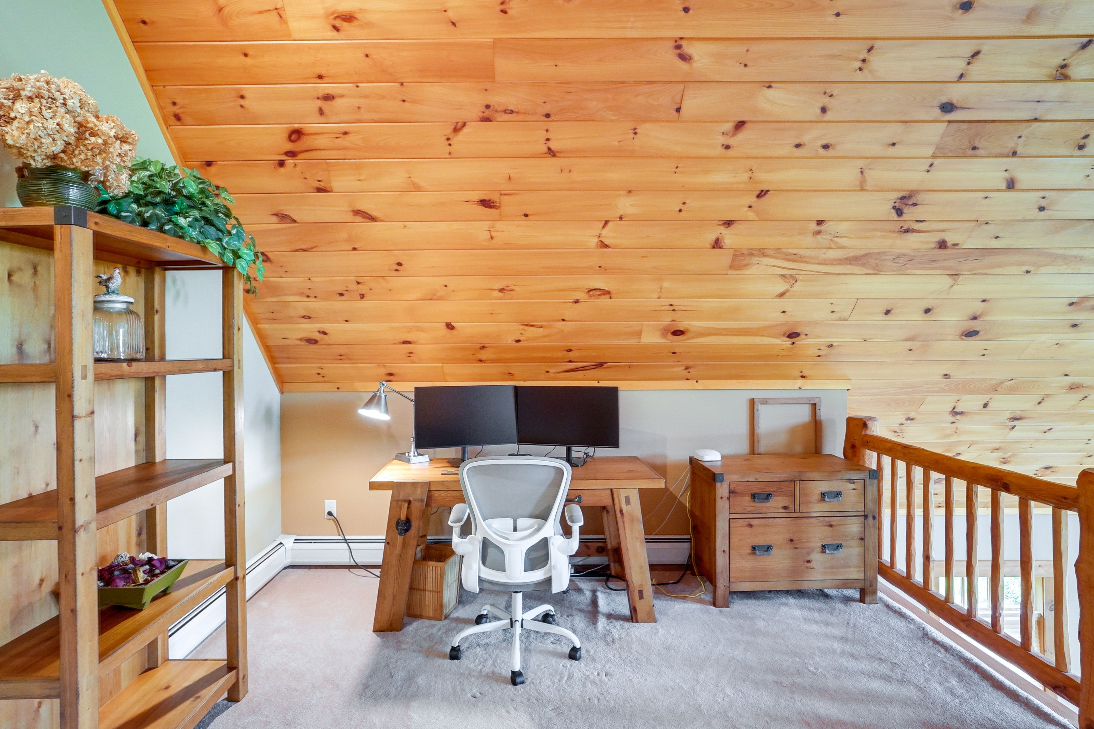 Dedicated Workspace | Upper Level