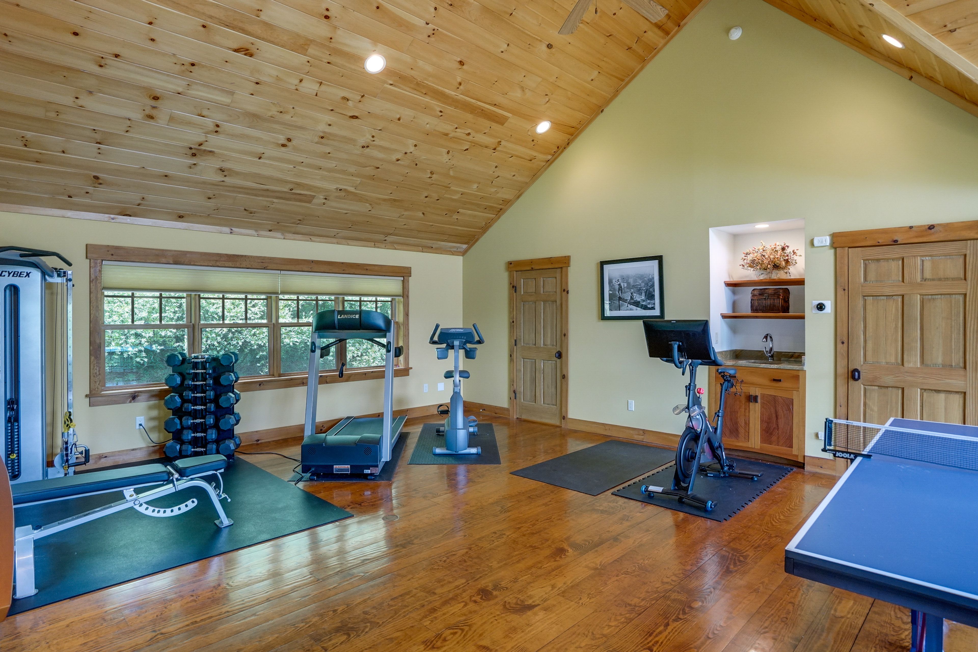Home Gym/Game Room | Upper Level