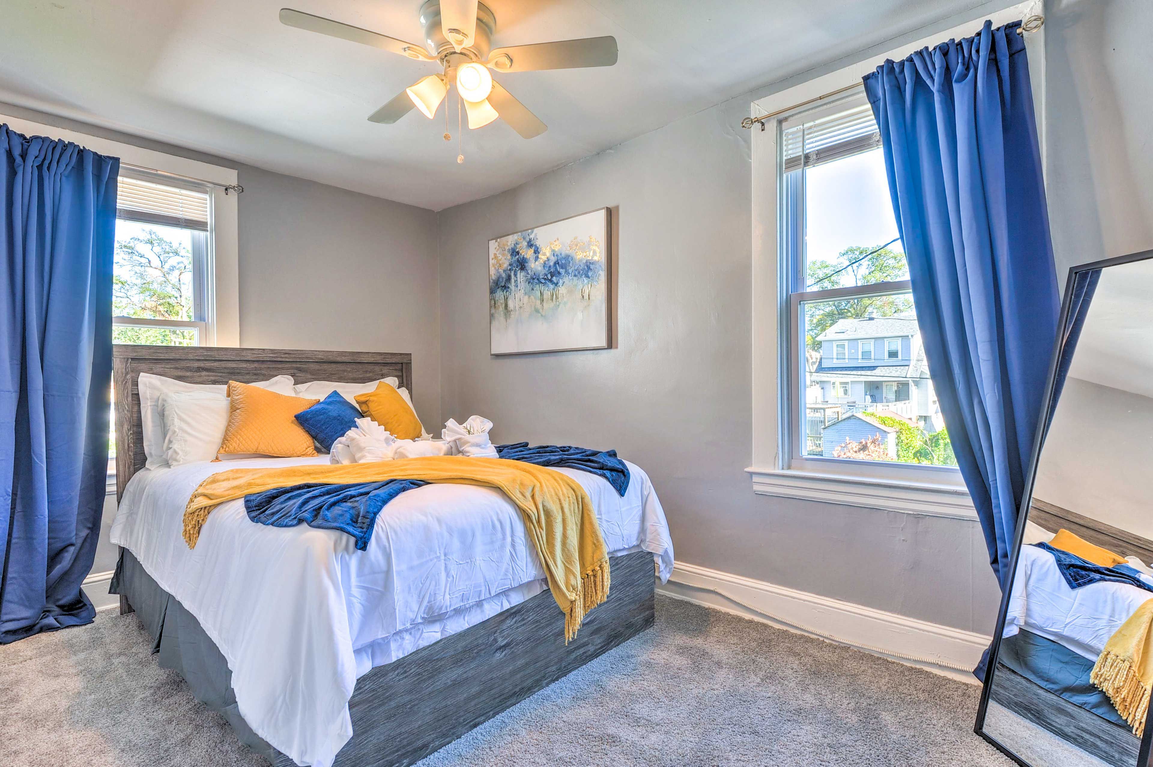 Bedroom 2 | Queen Bed | Smart TV | 2nd Floor