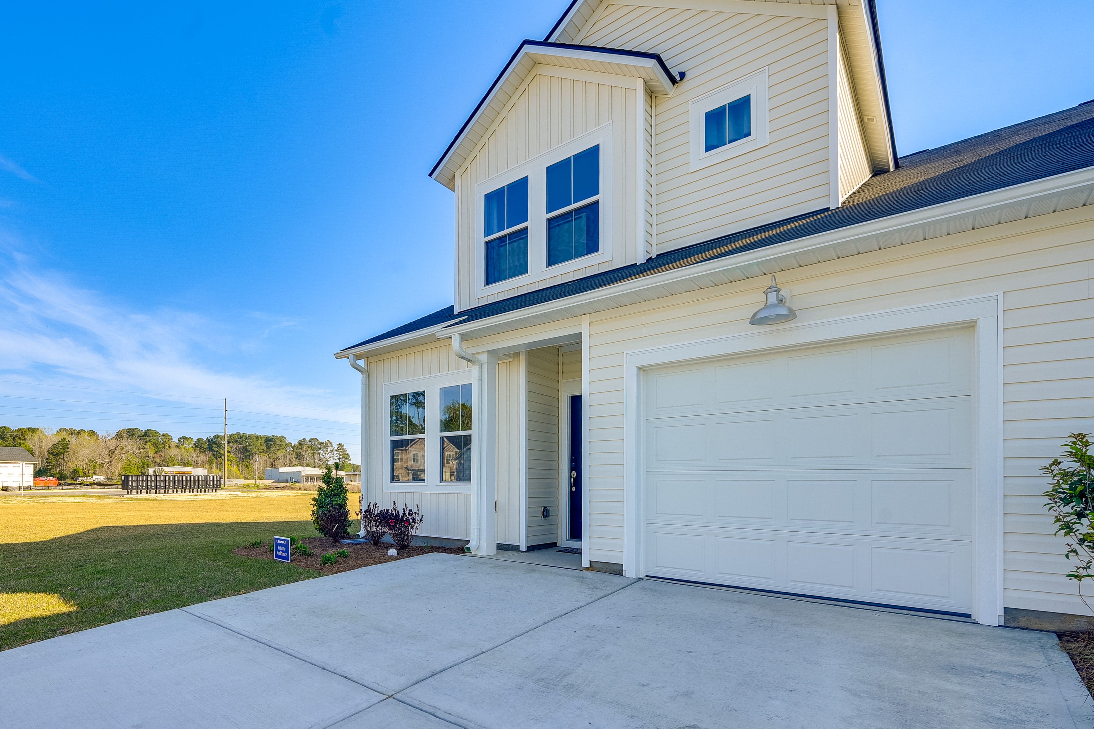 Parking (Unit B) | Garage (1 Vehicle) | Driveway (2 Vehicles) | Free Street