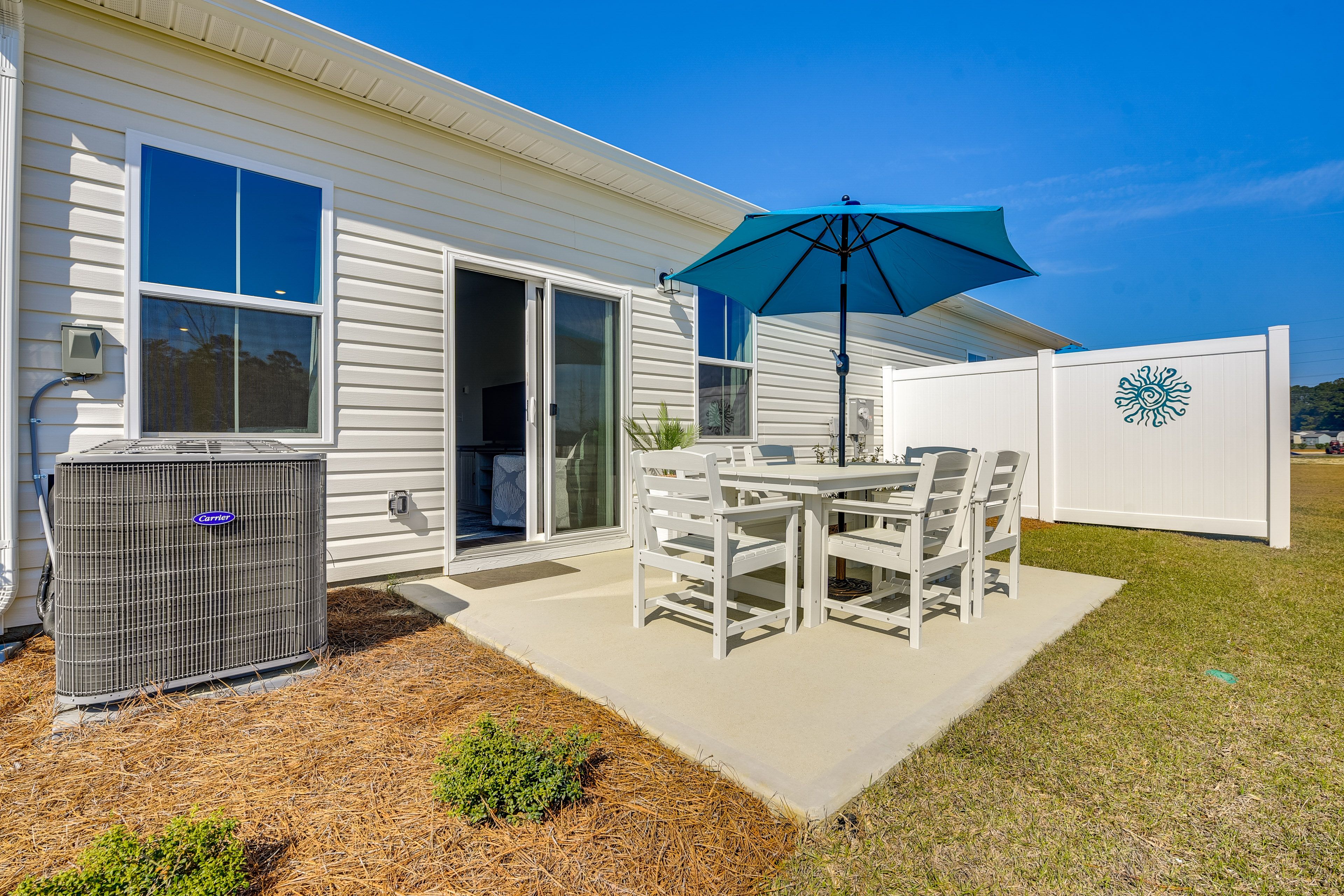 Patio (Unit B)