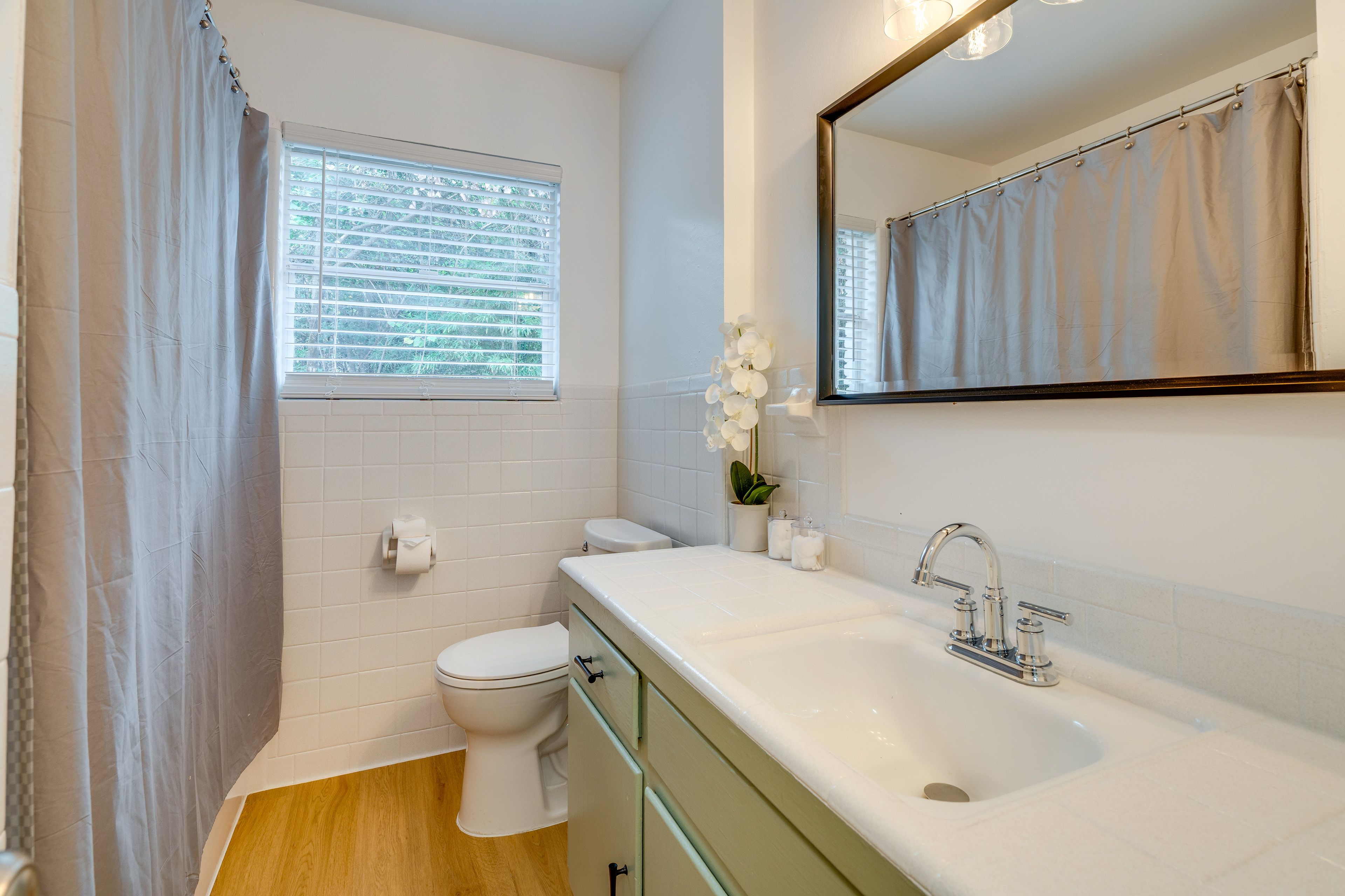 Unit A | Full Bath | Complimentary Toiletries | Towels Provided