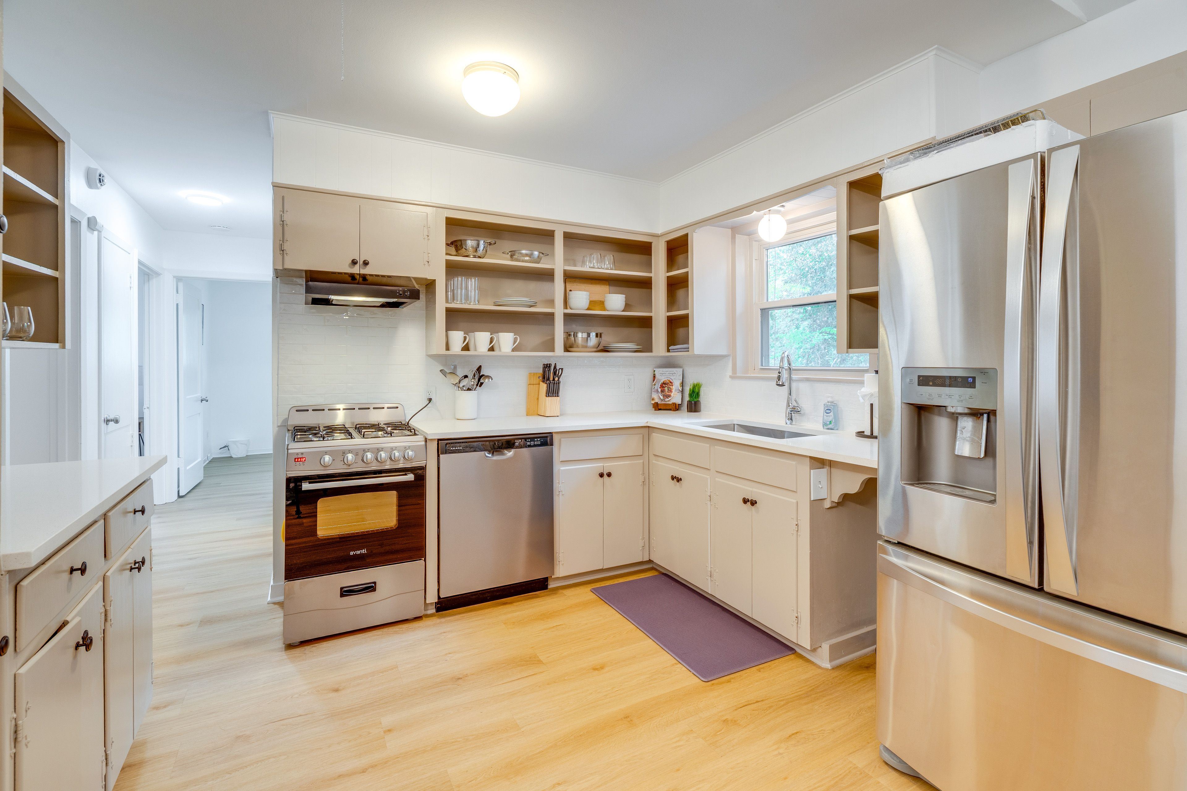 Unit B | Kitchen | Microwave | Drip Coffee Maker