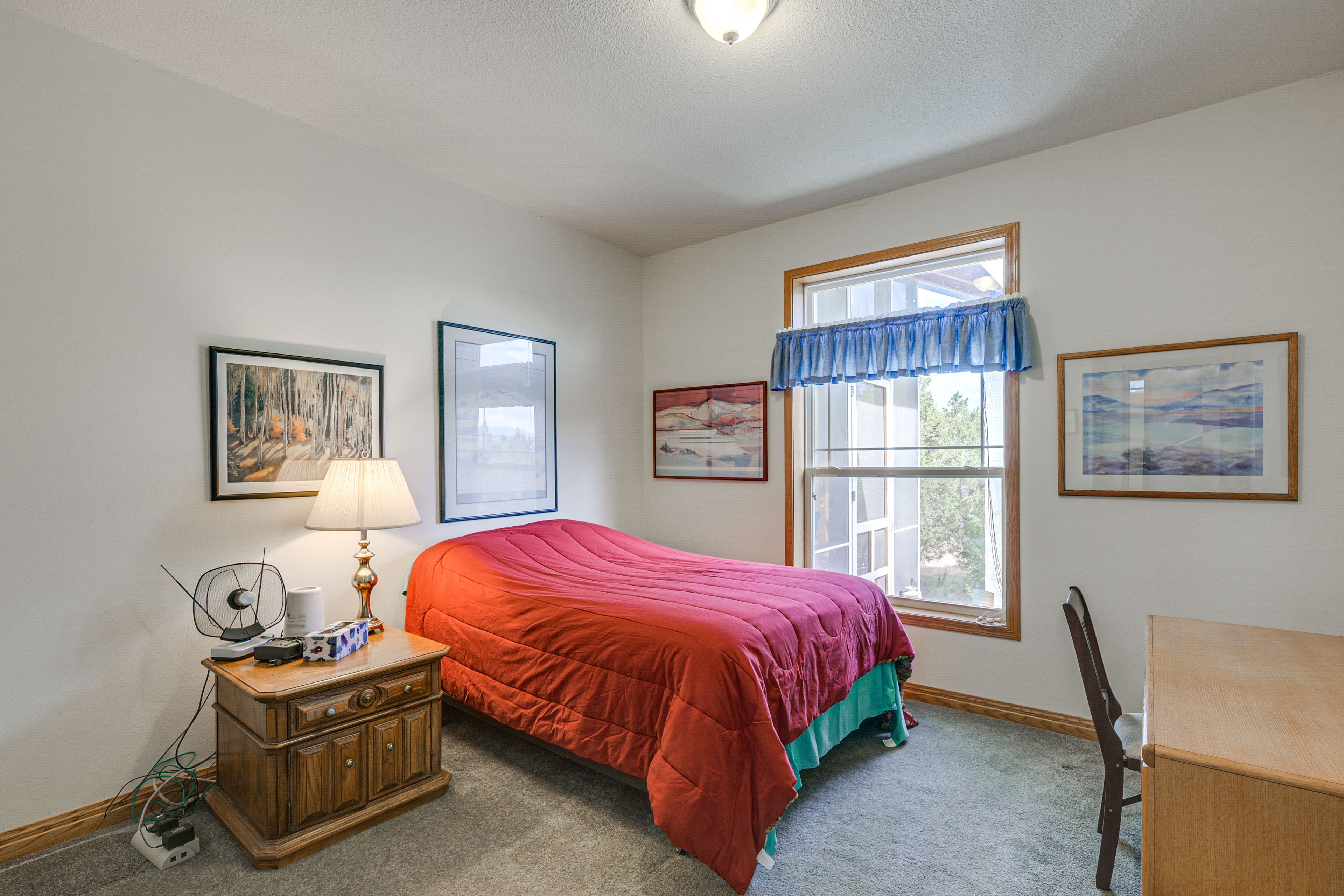 Bedroom 3 | Queen Bed