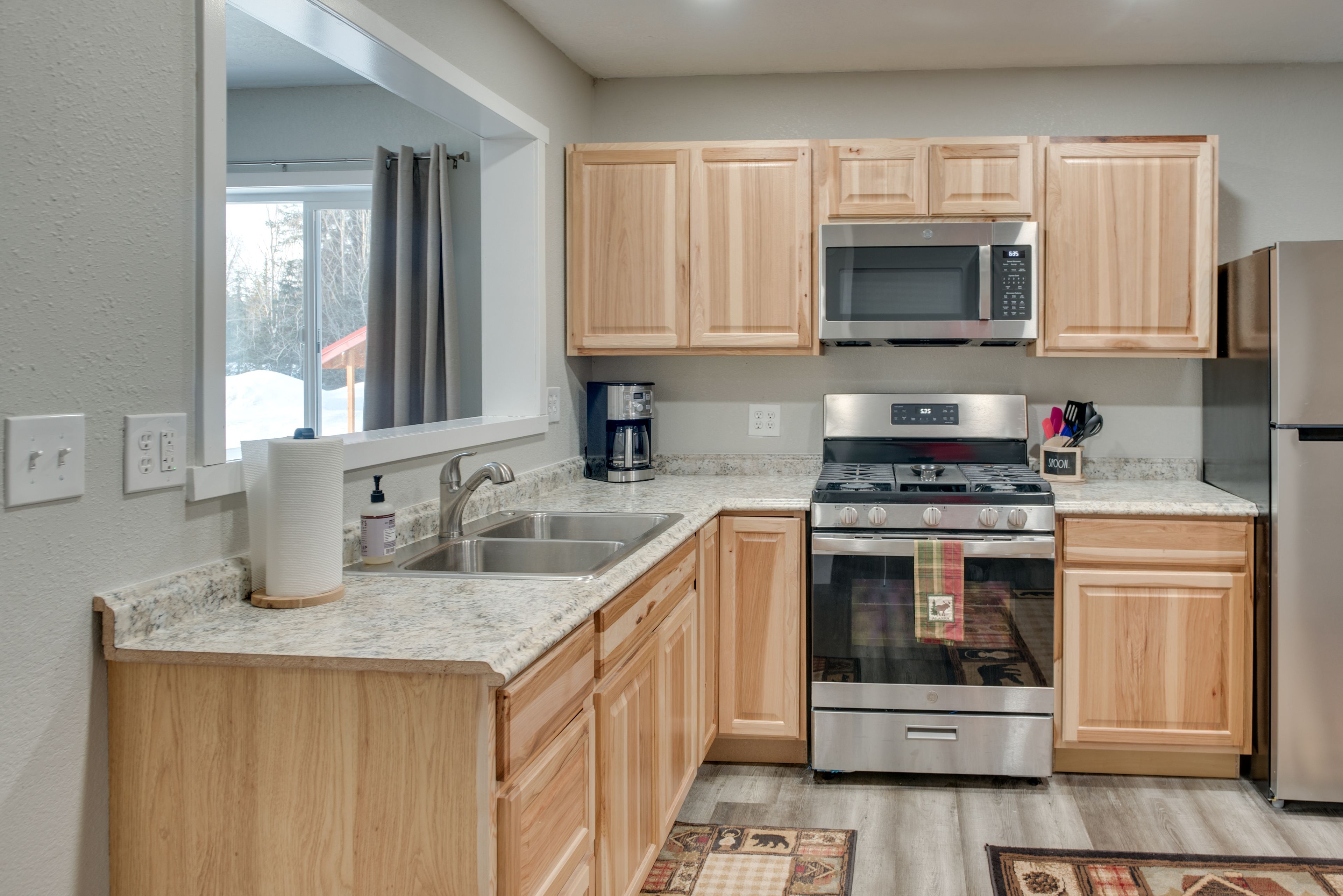 Eat-In Kitchen | Unit 1