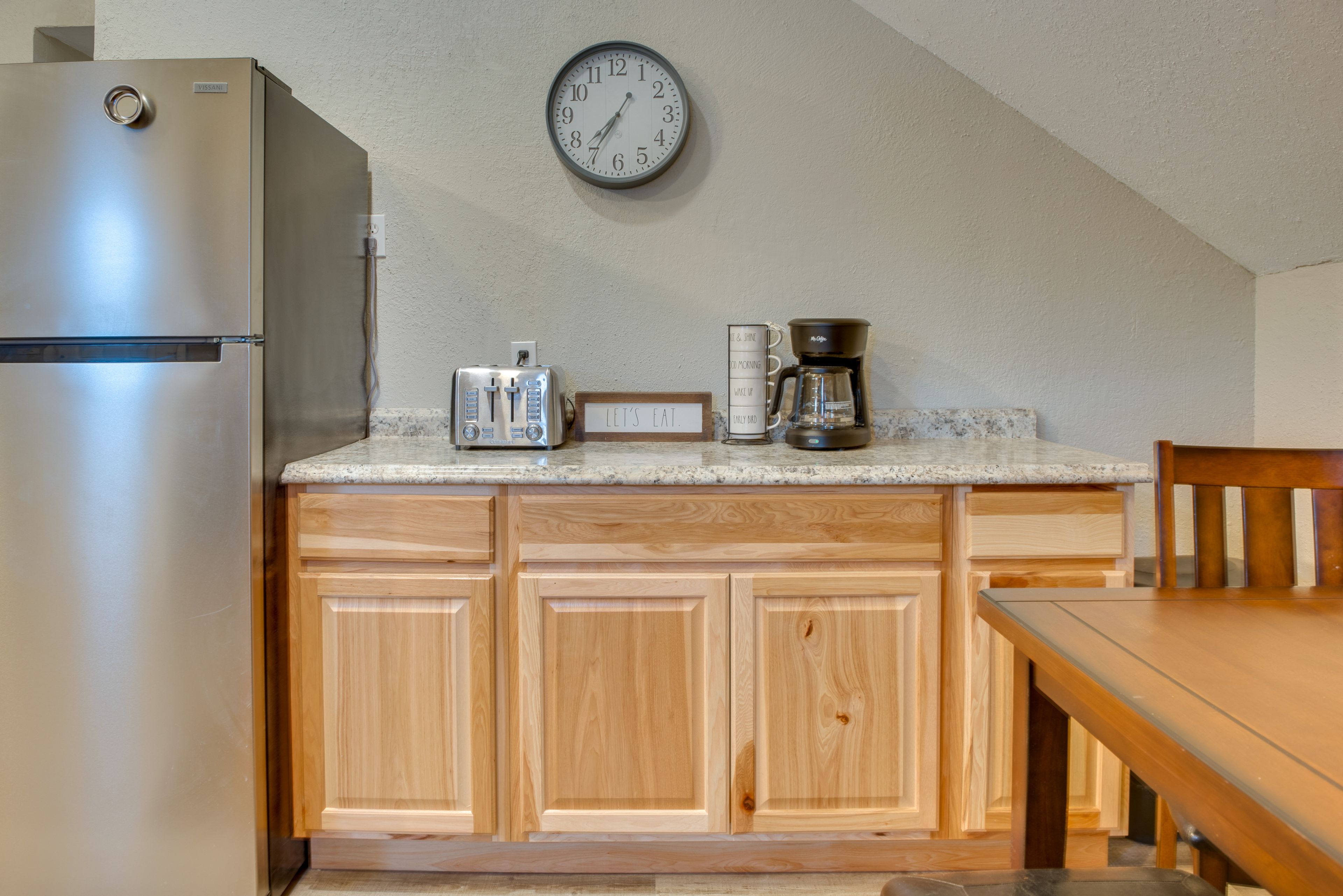 Eat-In Kitchen | Unit 2