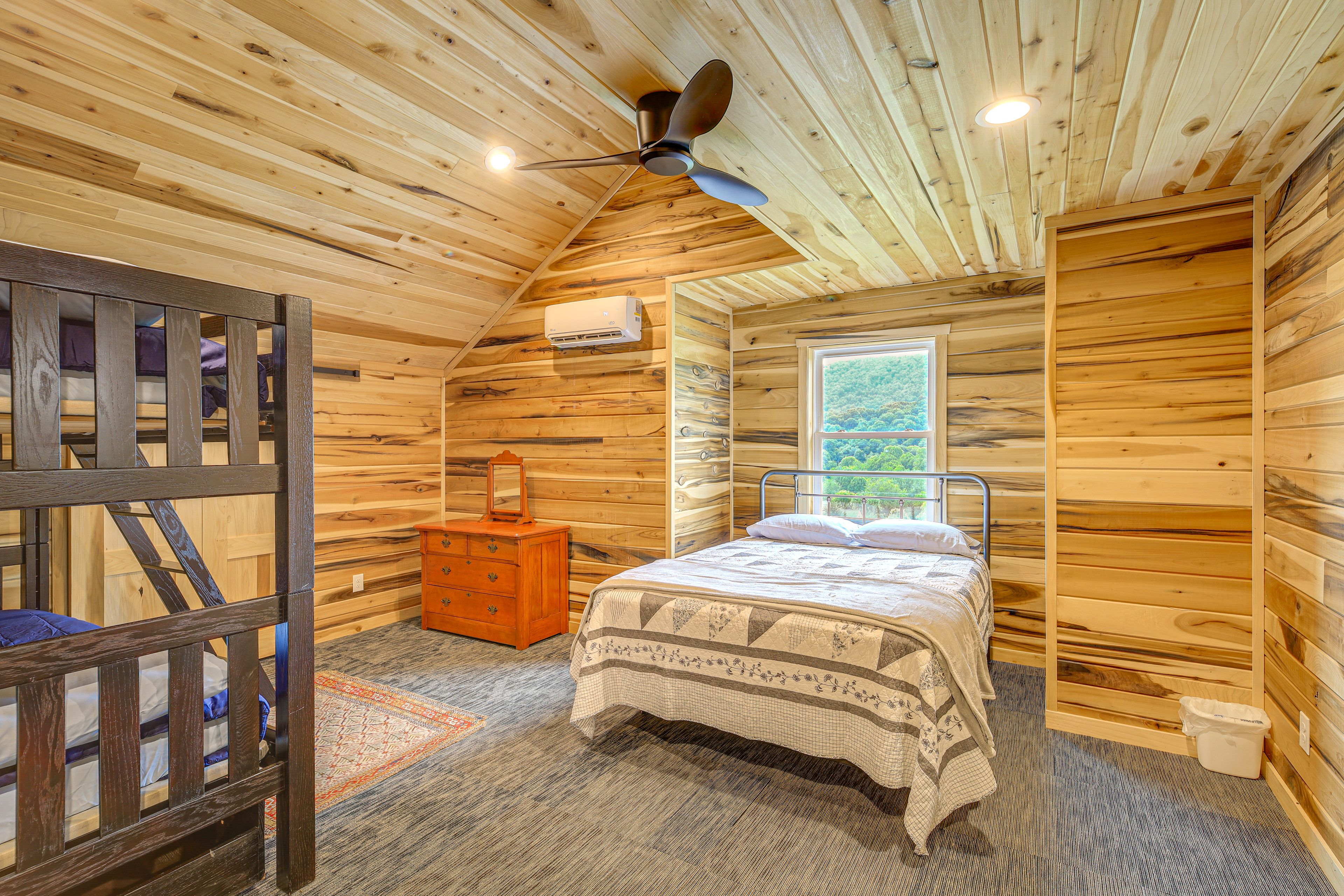 Bedroom | Queen Bed | Twin/Full Bunk Bed | 2nd Floor
