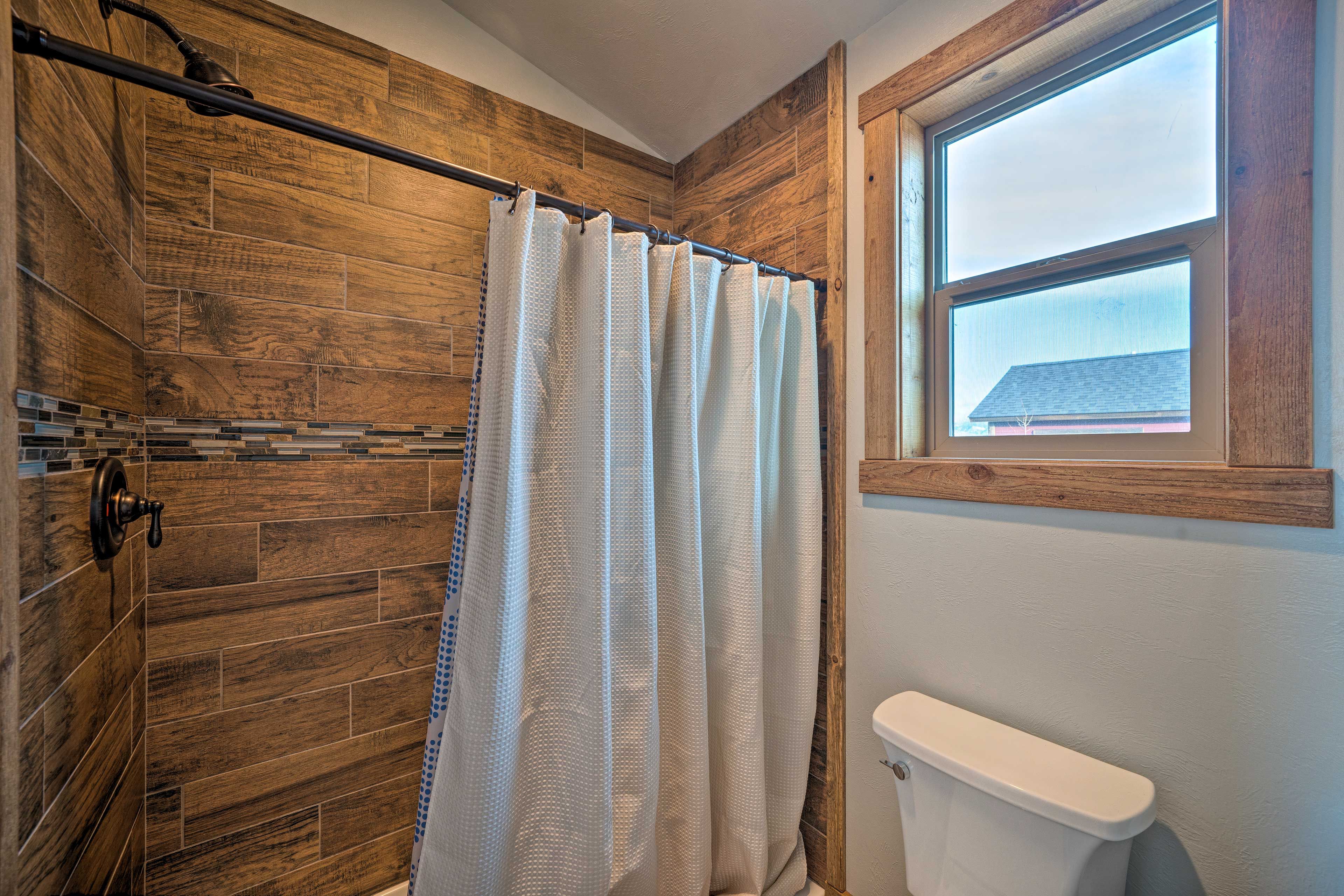 Cowboy Cabin | Bathroom