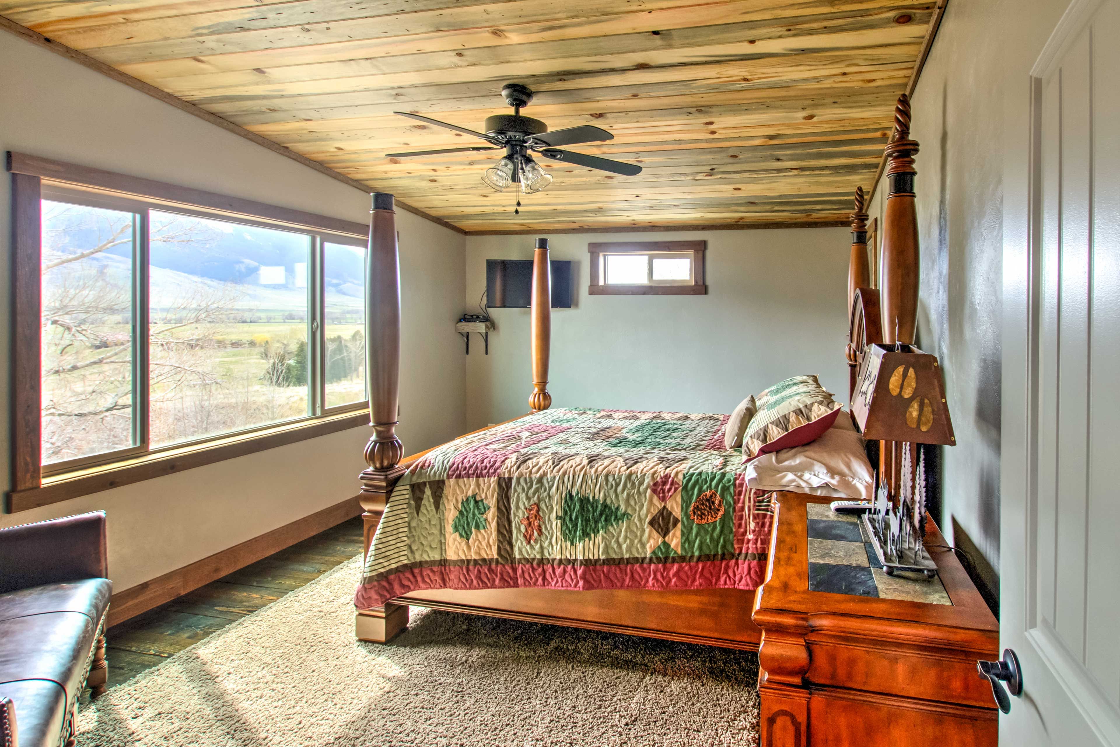 The Loft | Bedroom 3 | Queen Bed