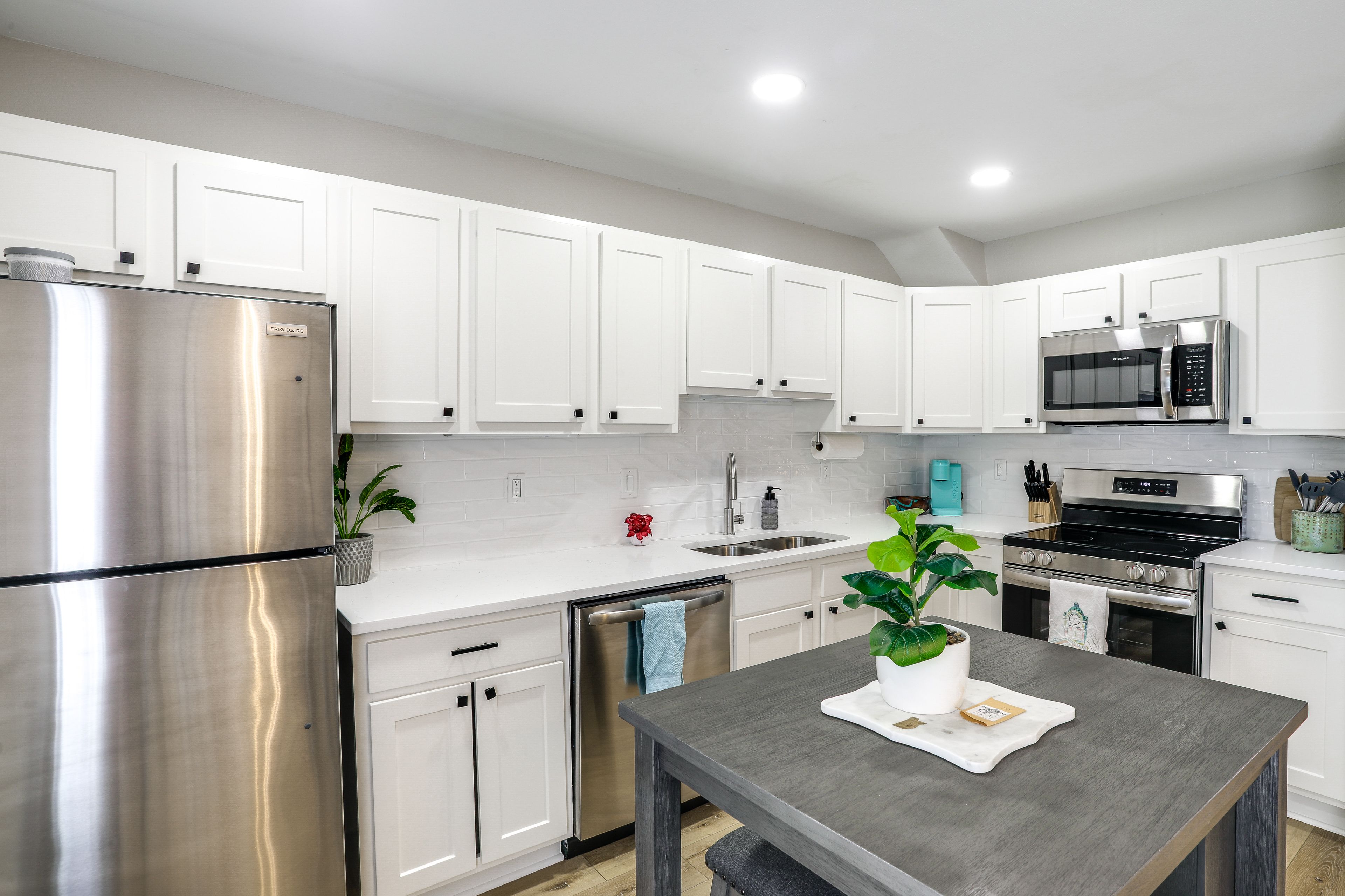 Kitchen & Dining Area | 2-Story Townhome