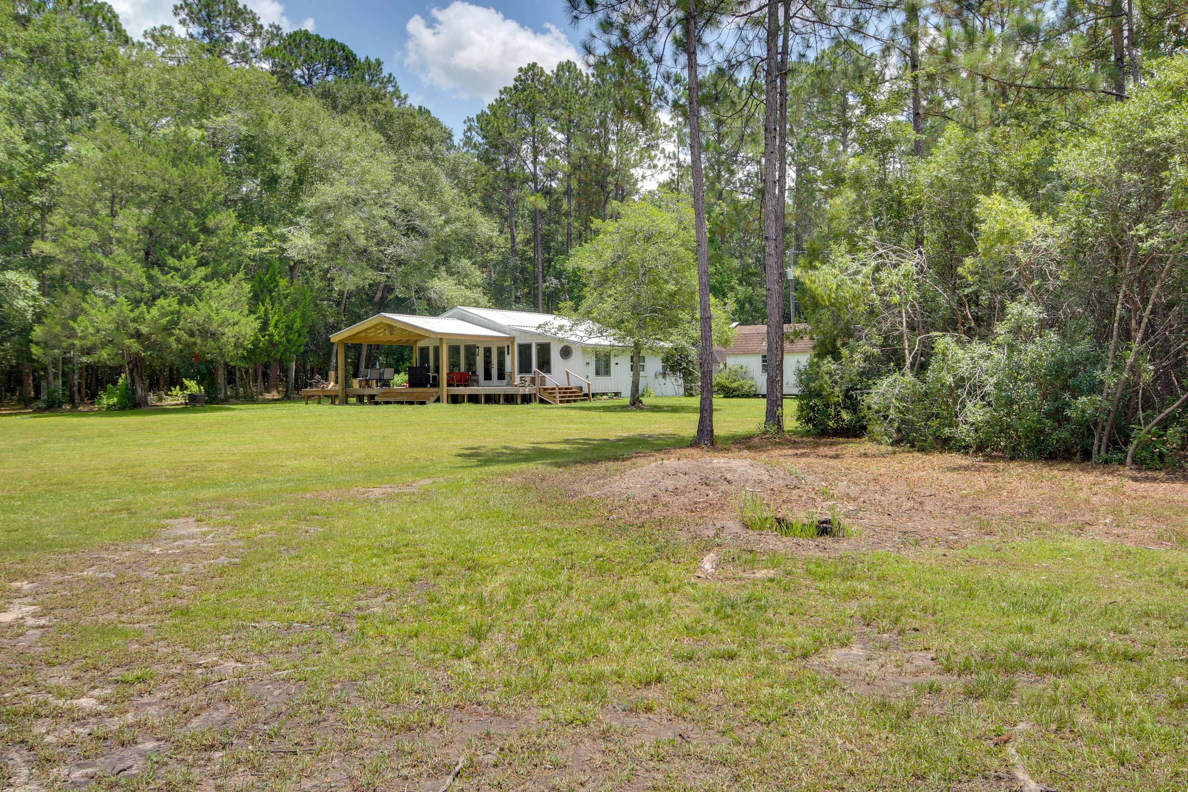 Backyard | Lake Access