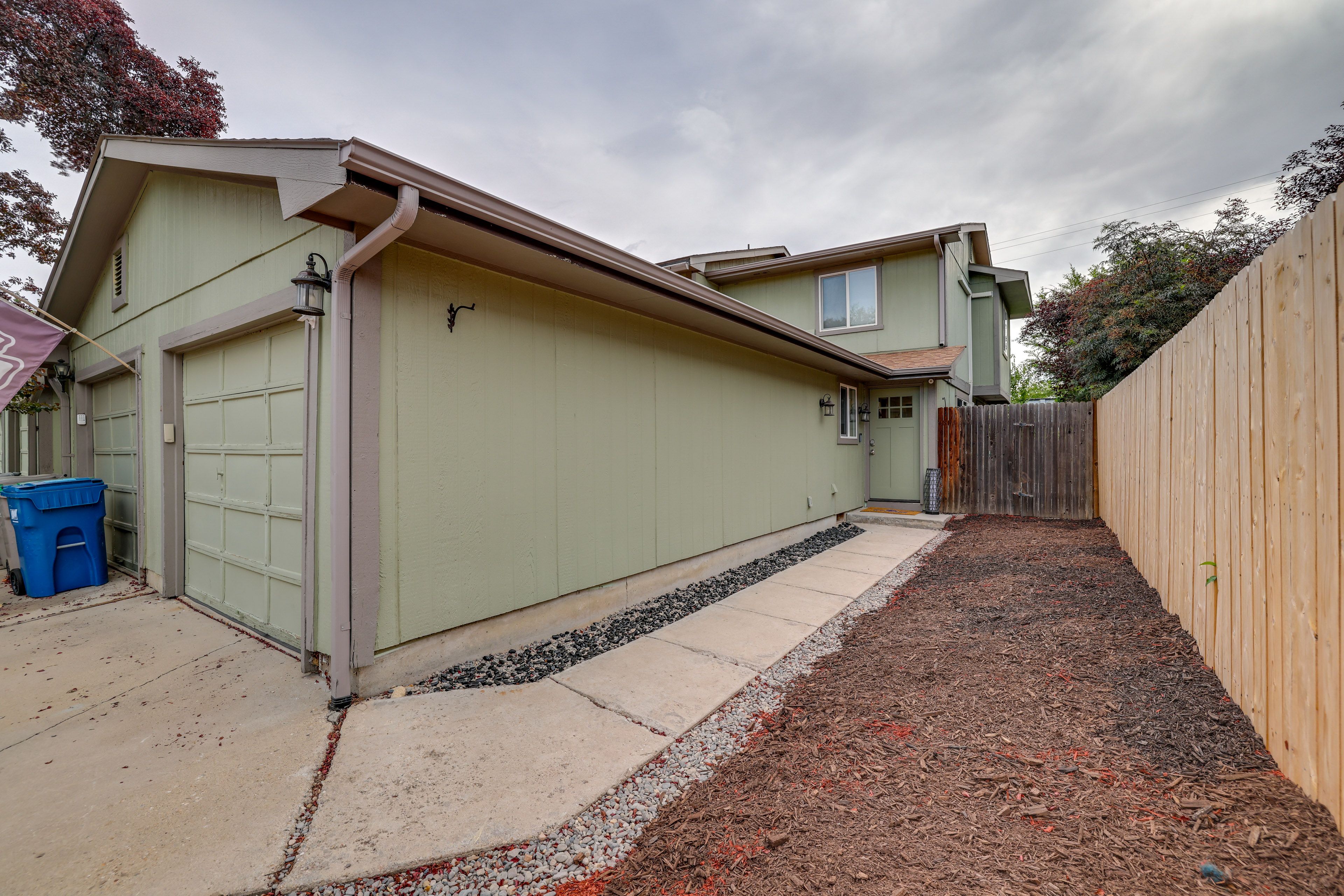 Exterior | Driveway (1 Vehicle)