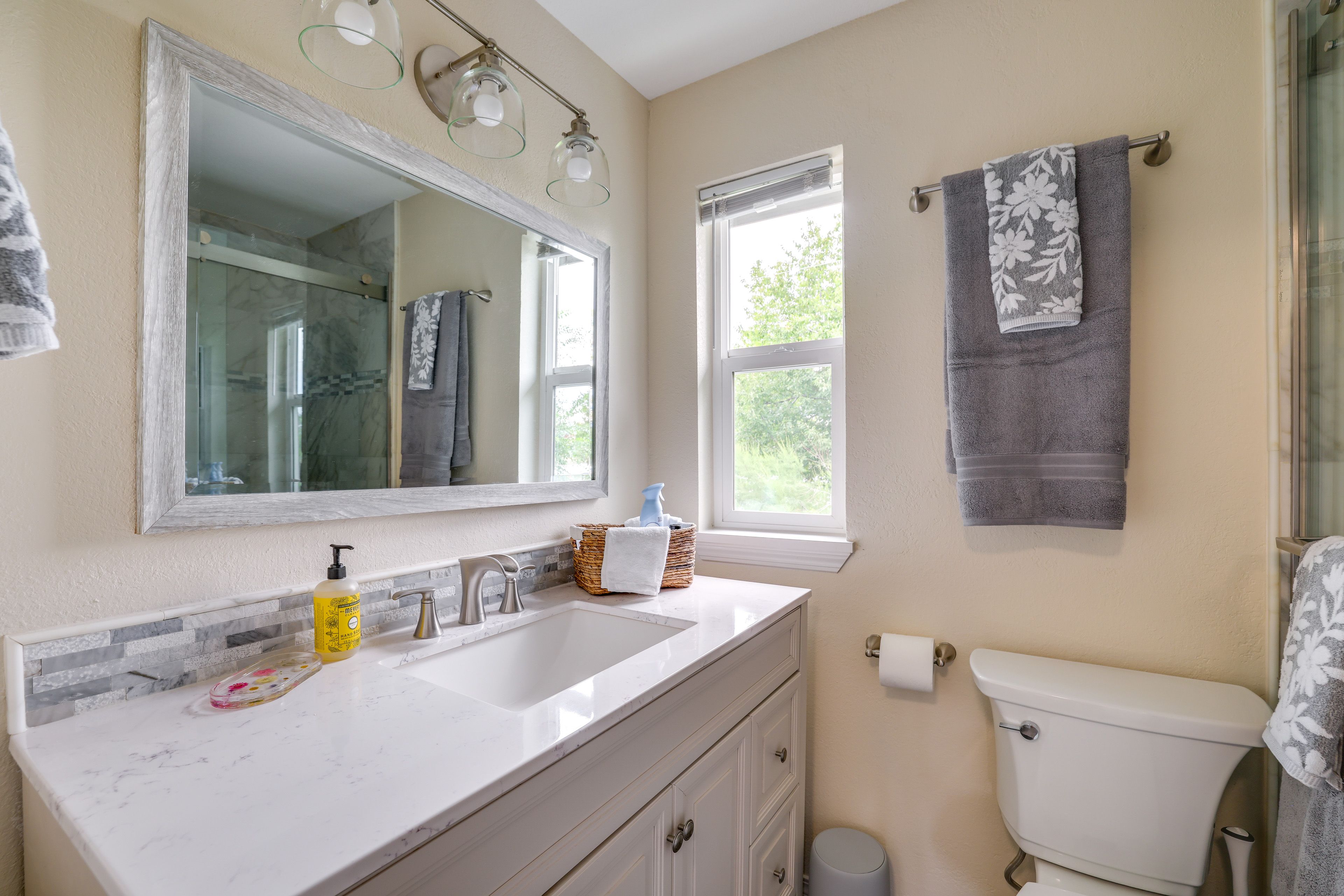 Bathroom | 2nd Floor