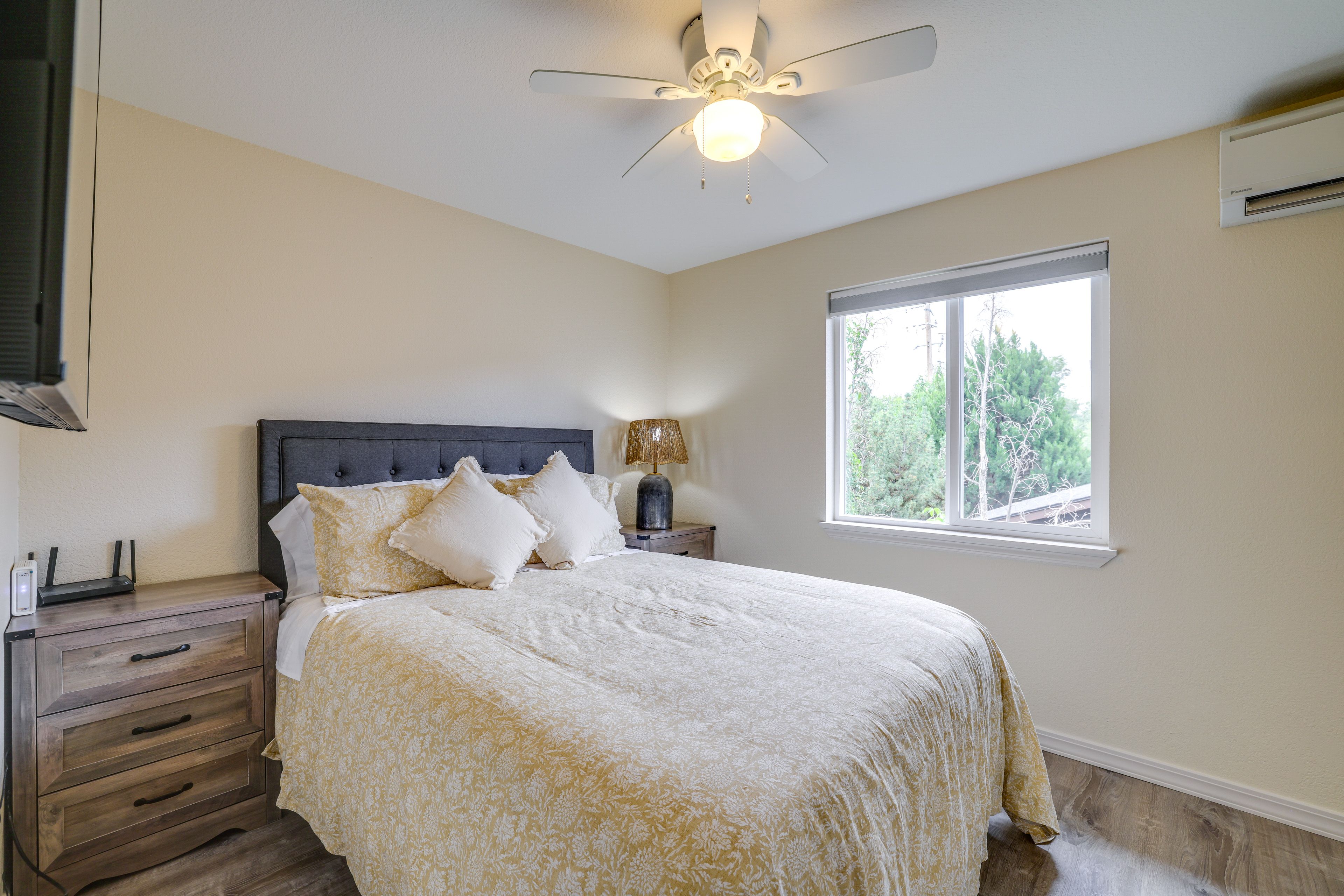 Bedroom | Queen Bed | 2nd Floor