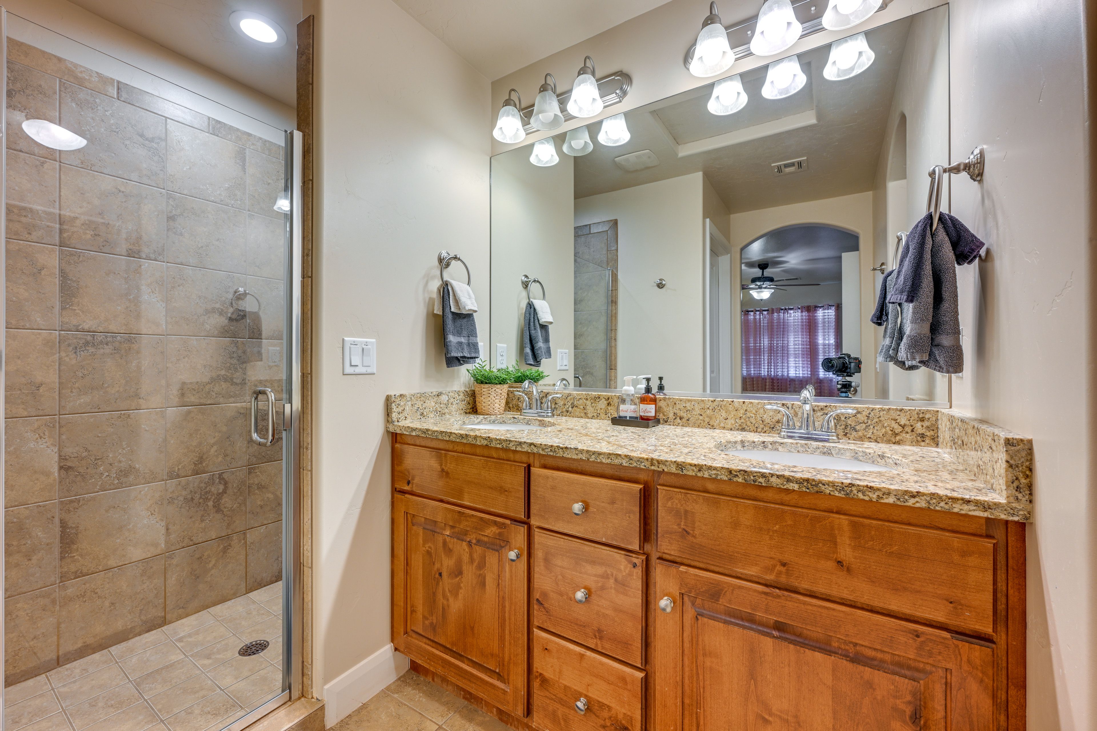 Bathroom | 2nd Floor