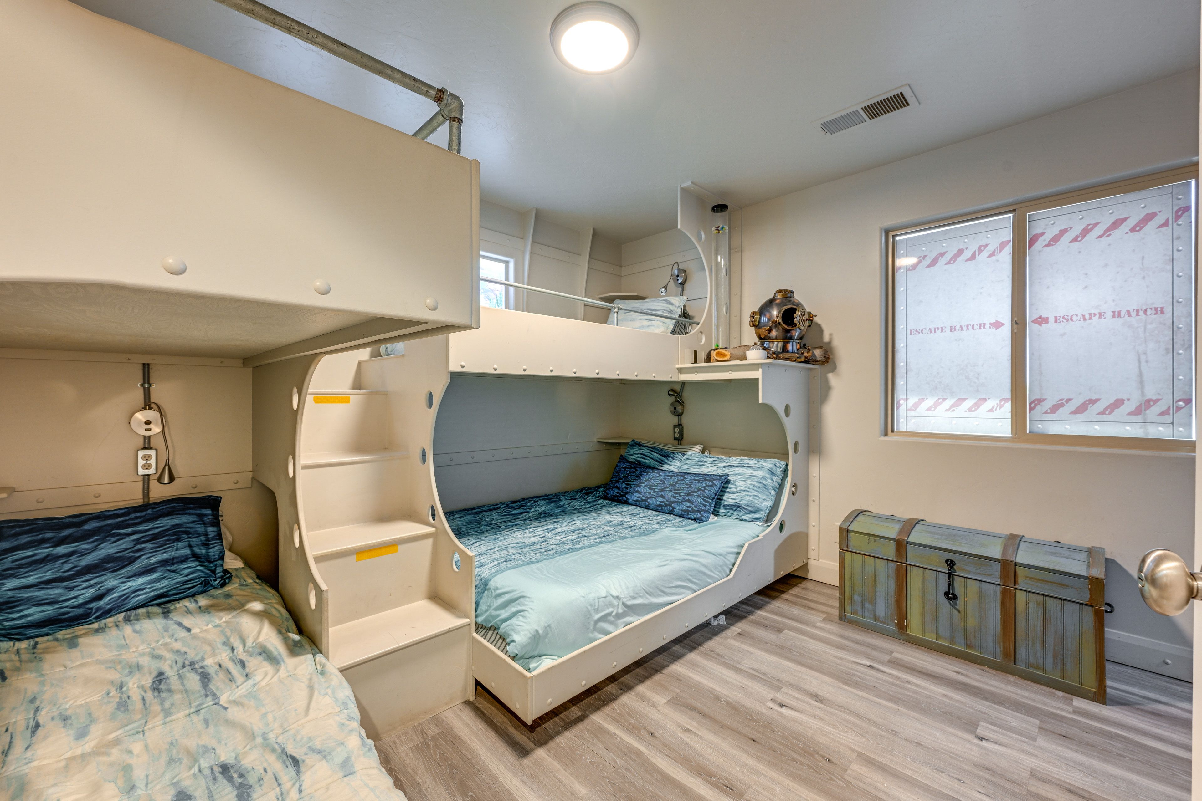 Bedroom 3 | Twin/Full Bunk Bed | Twin Bunk Bed | Pac-Man Machine | 2nd Floor