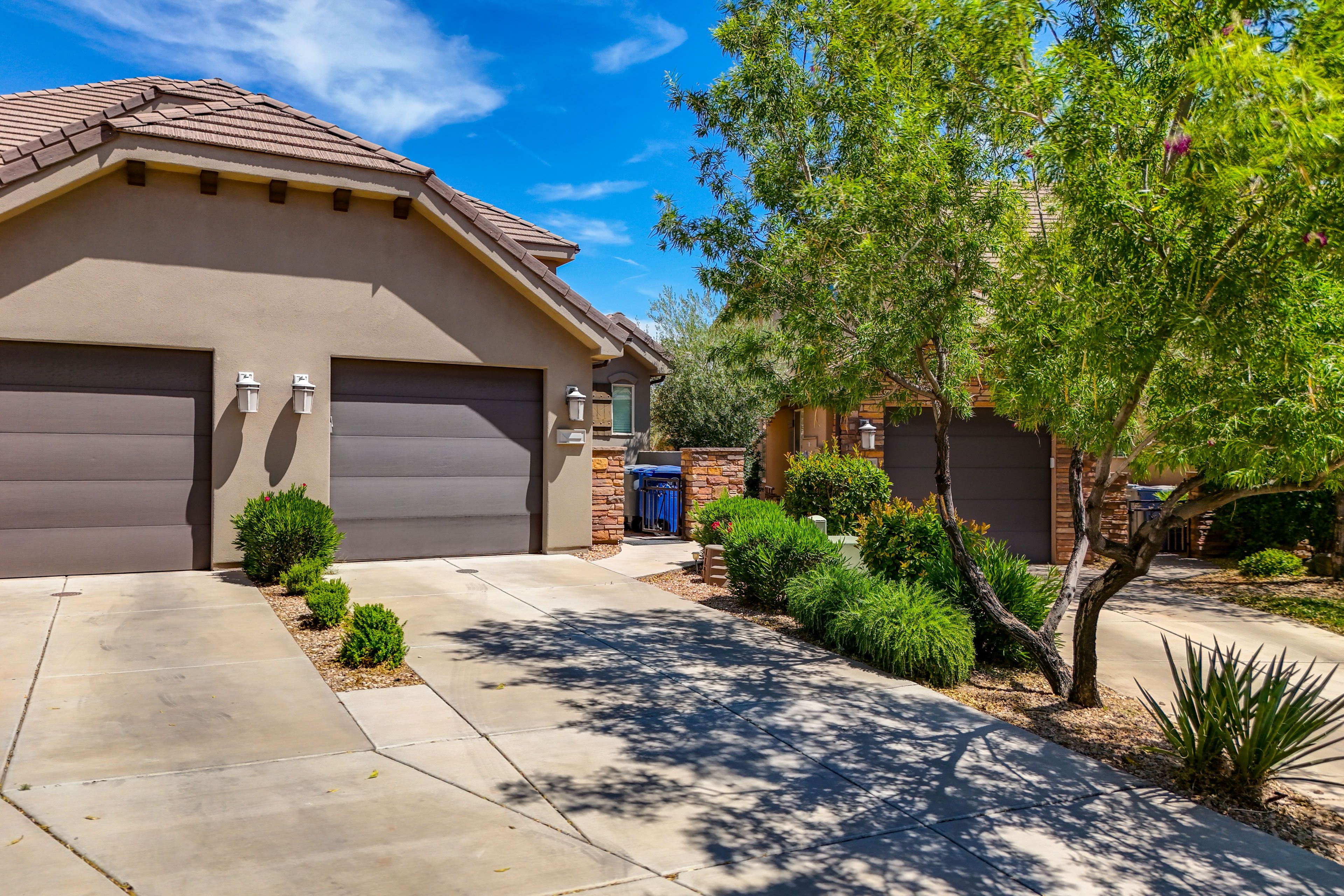 Parking | Garage (1 Vehicle) | Driveway