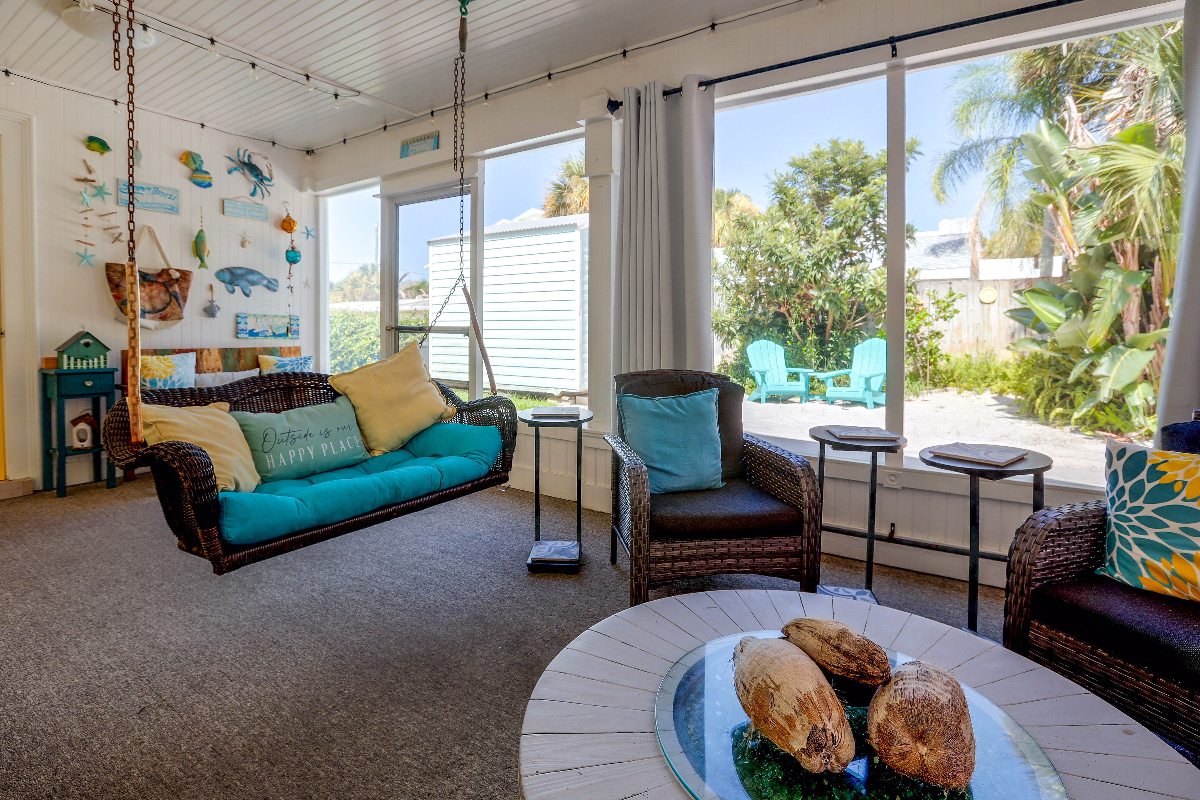 Screened Porch | Single-Story Home