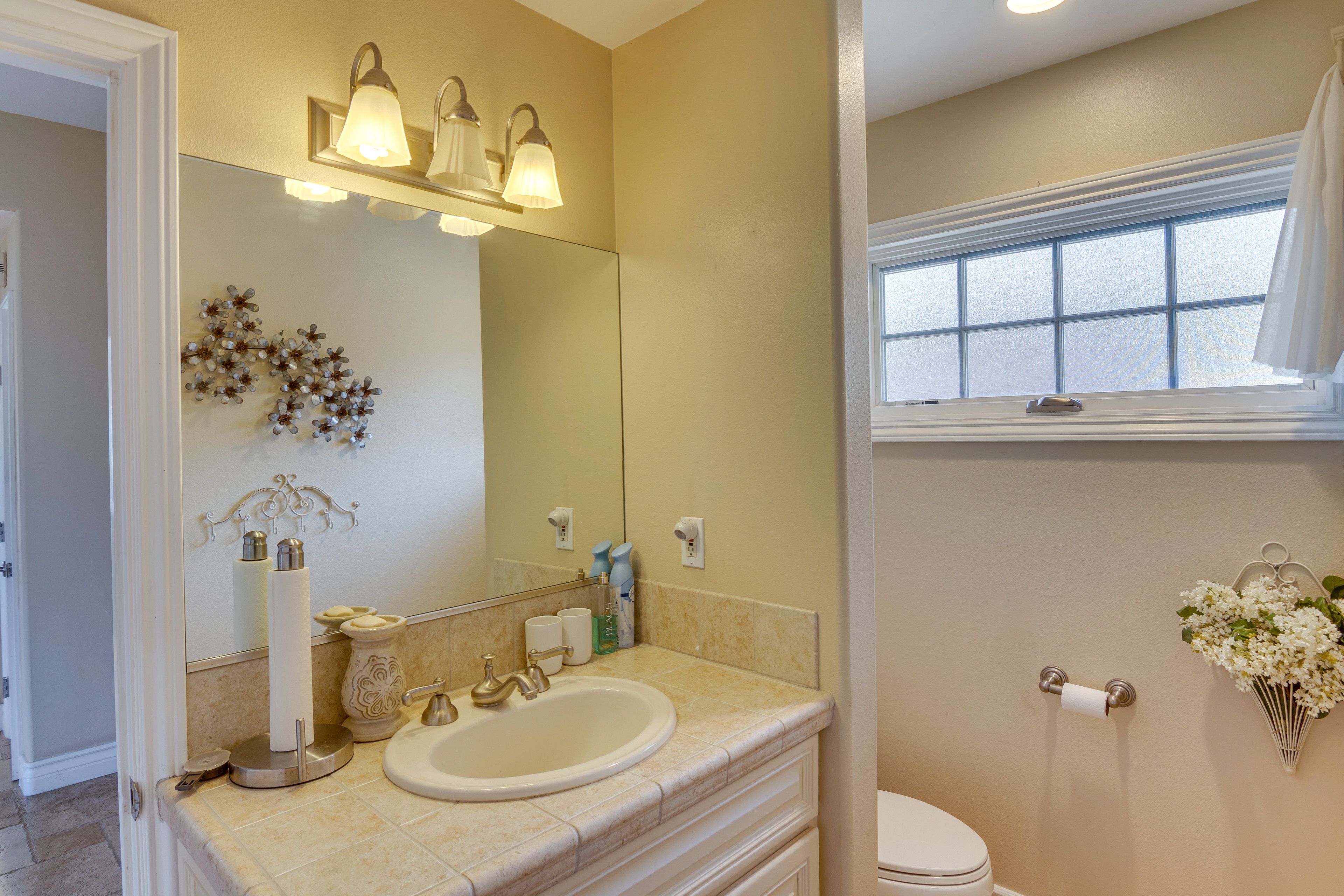 Full Bathroom | Unit 2 | 1st Floor