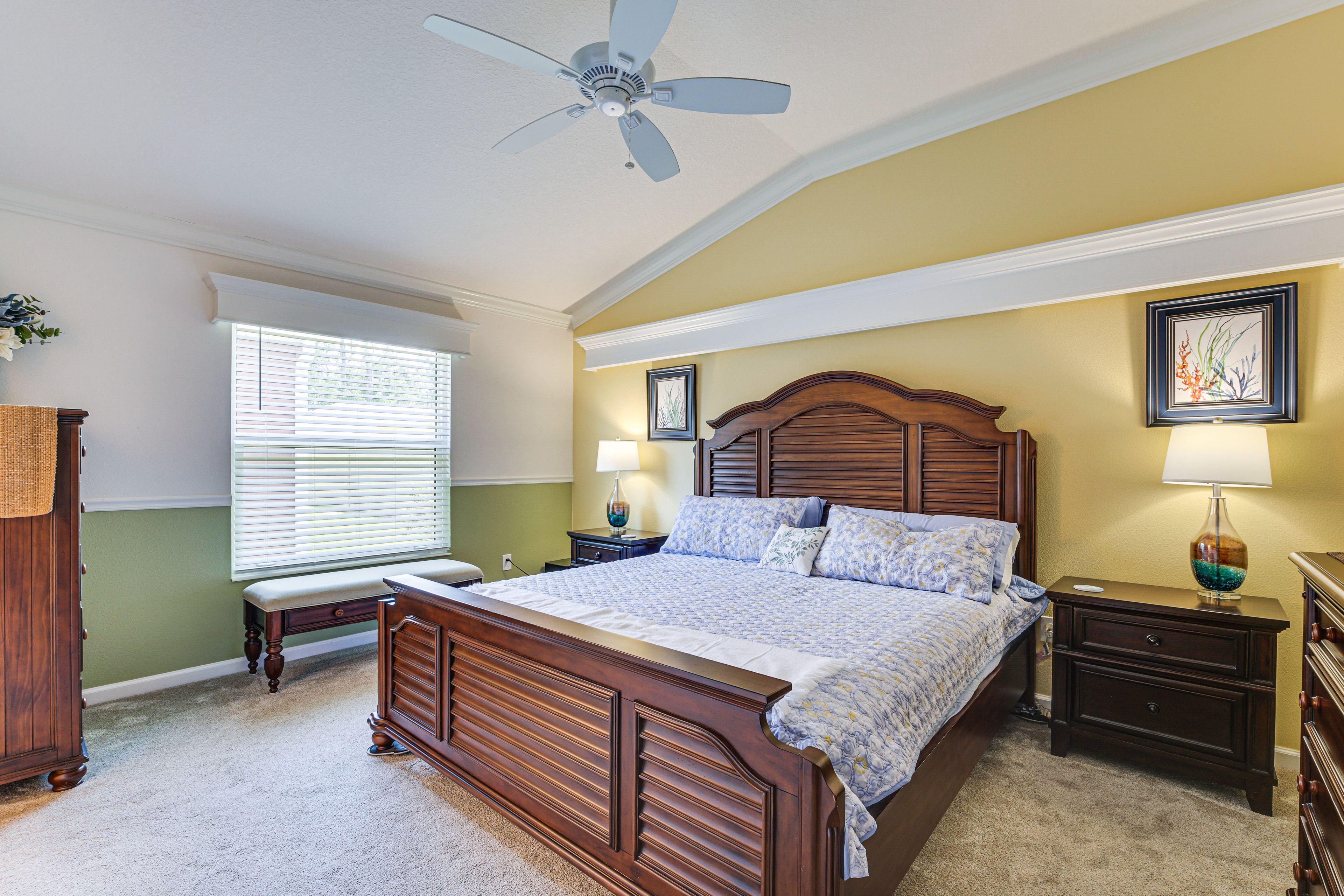 Bedroom 1 | King Bed