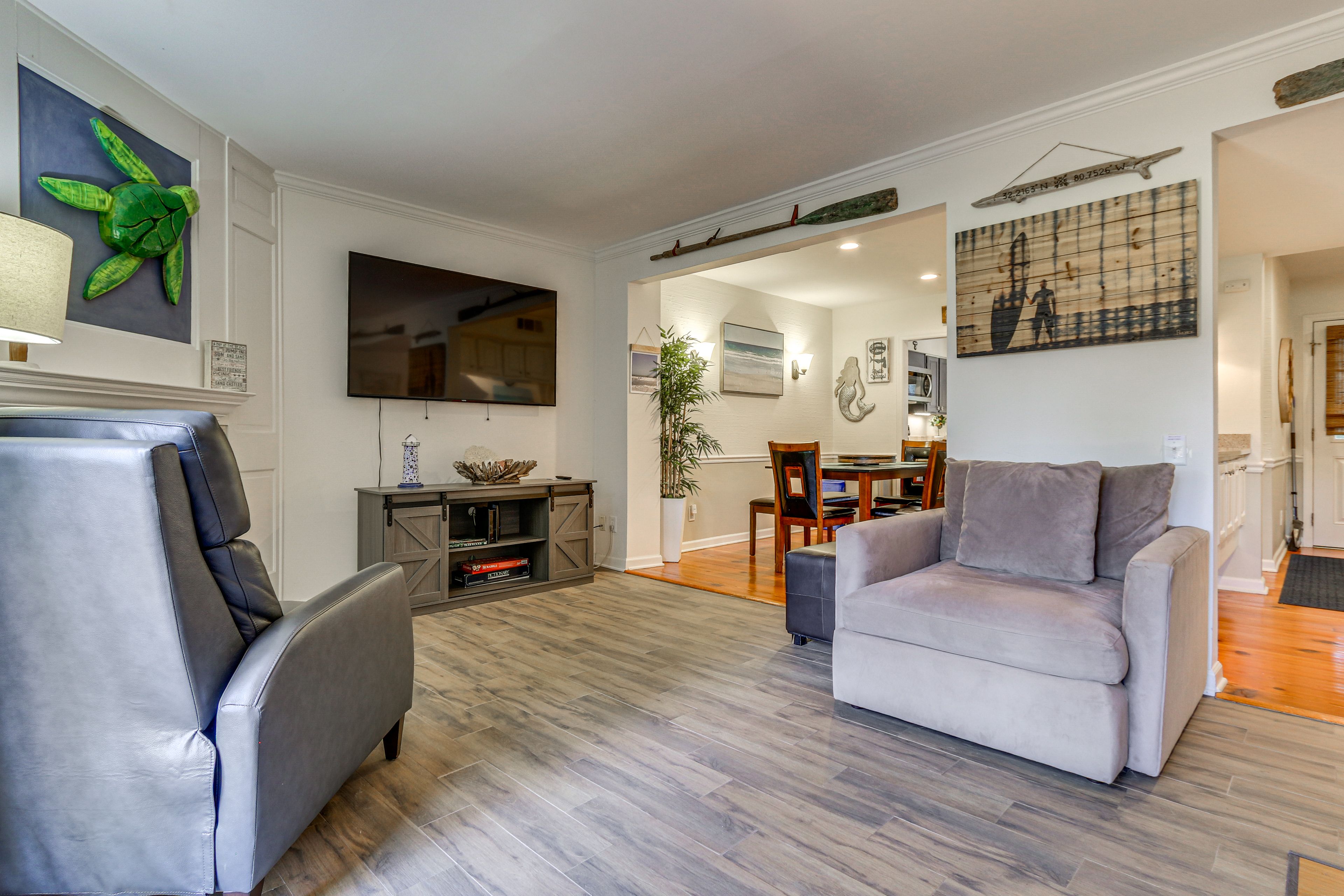 Living Room | Sleeper Sofa | 1st Floor
