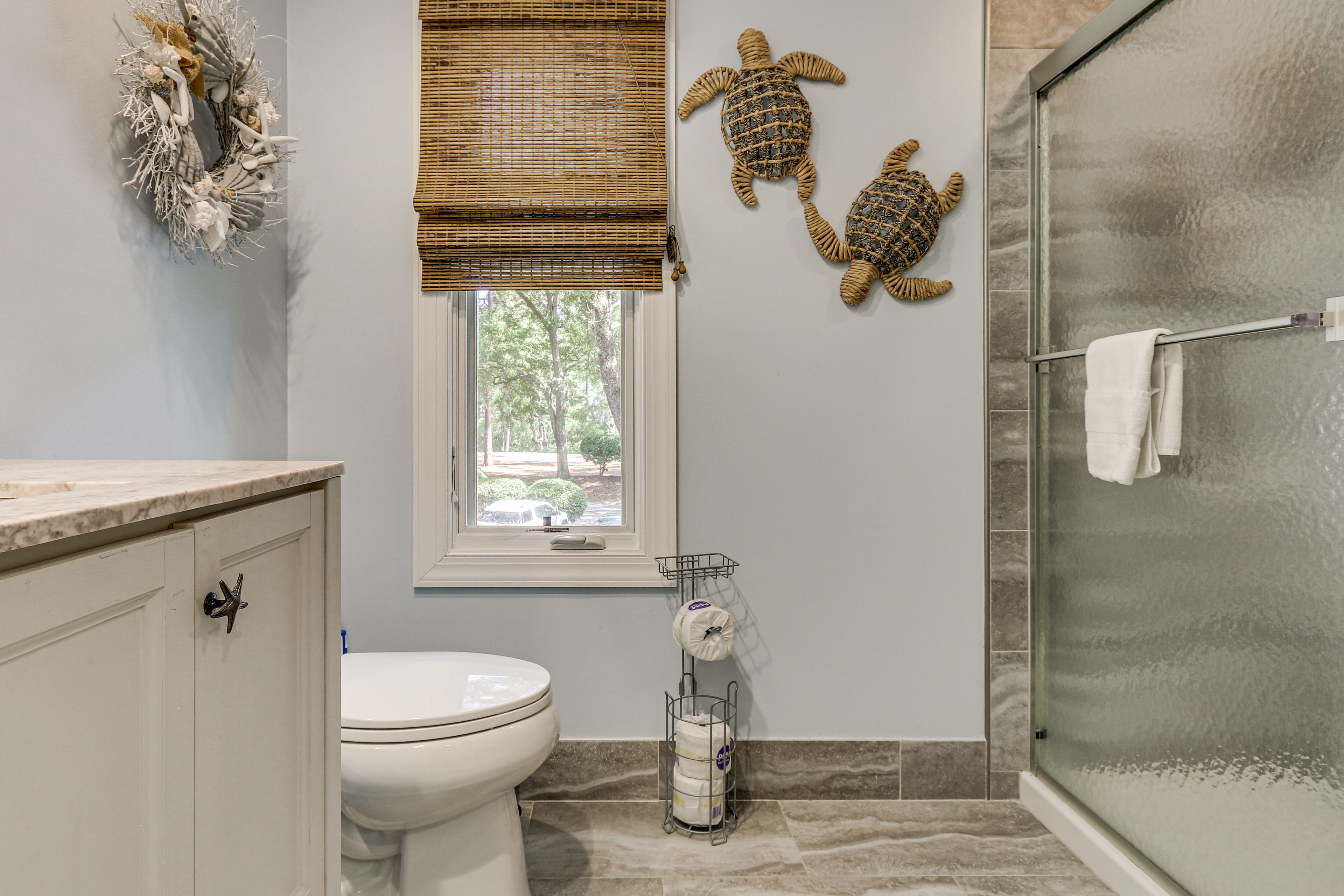 Full Bathroom | 2nd Floor