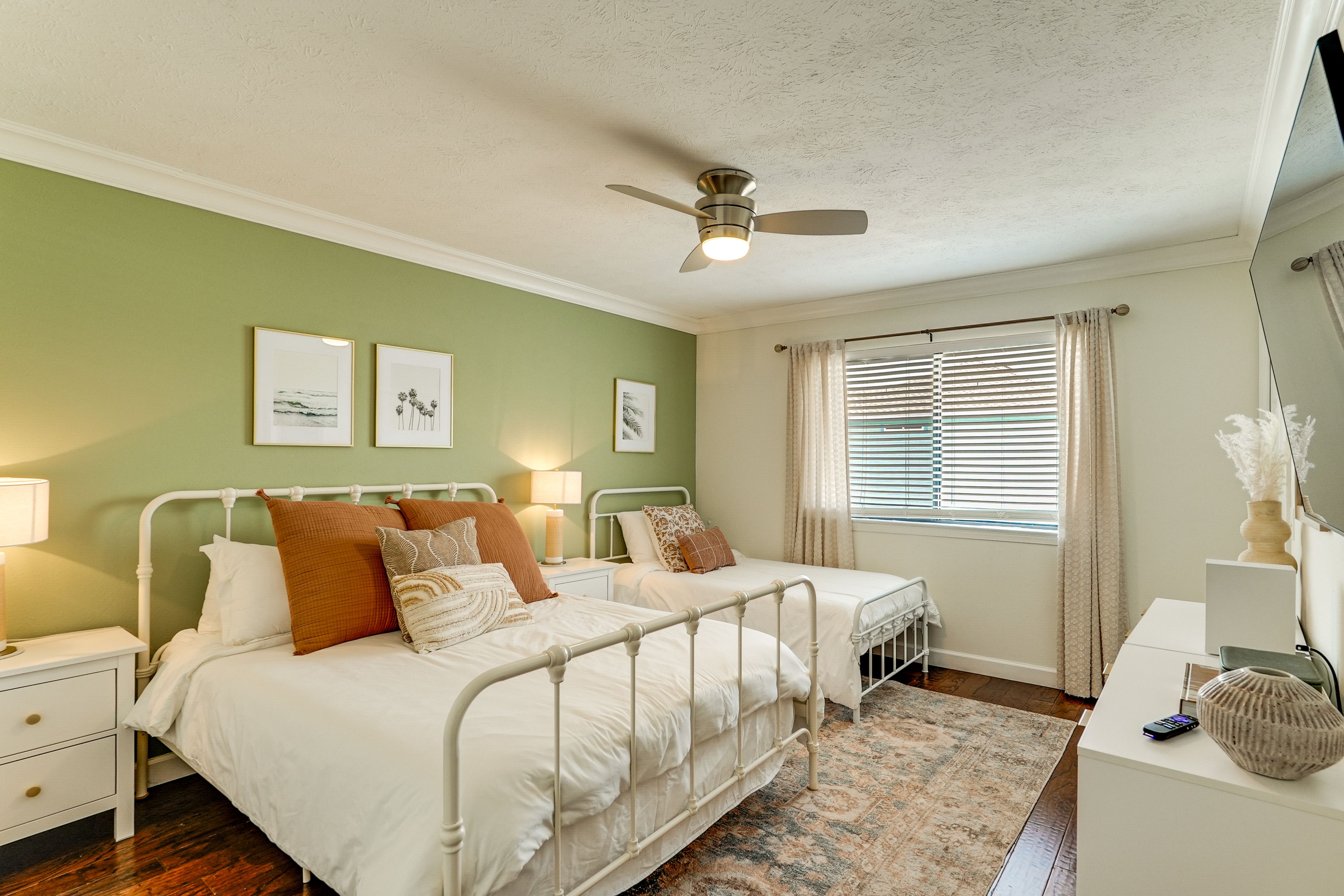 Bedroom 2 | Queen Bed | Twin Bed | 2nd Floor
