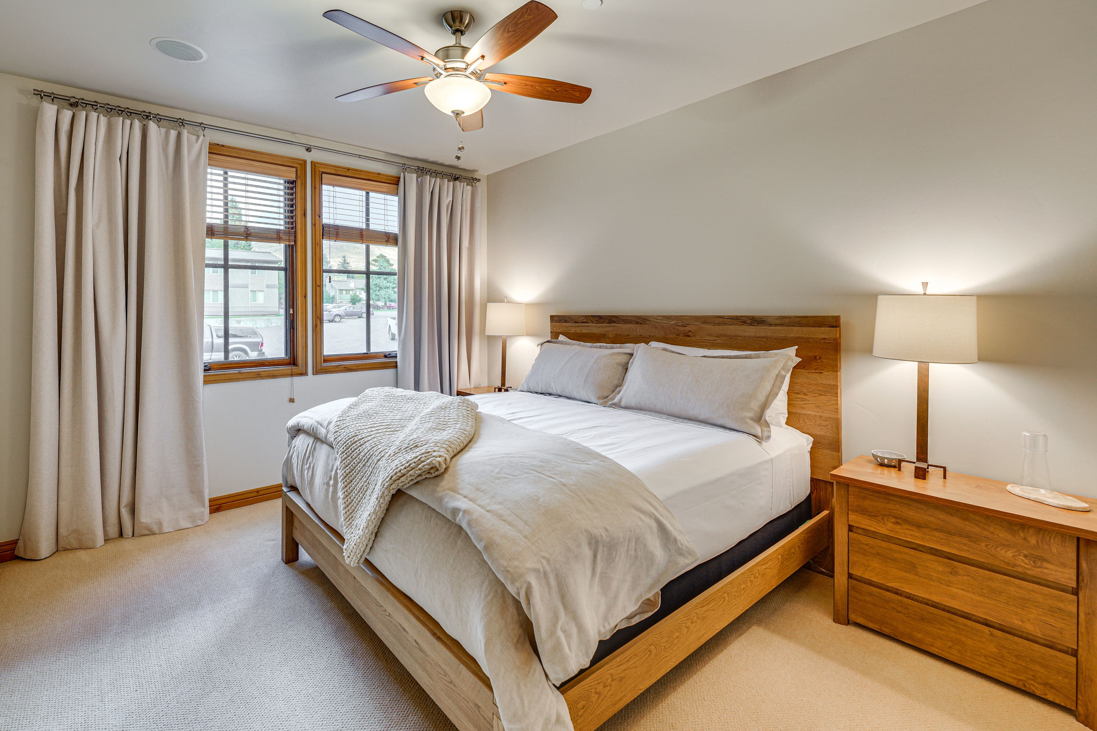 Bedroom | King Bed | En-Suite Bathroom