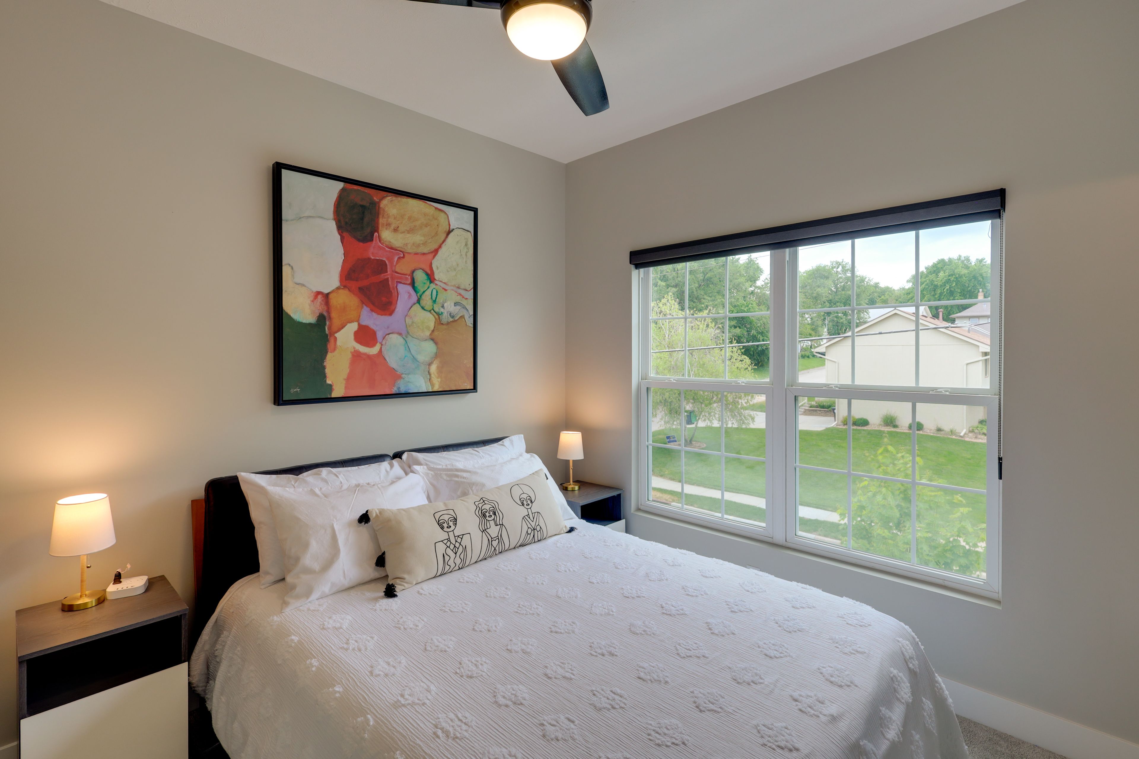 Bedroom 3 | Queen Bed