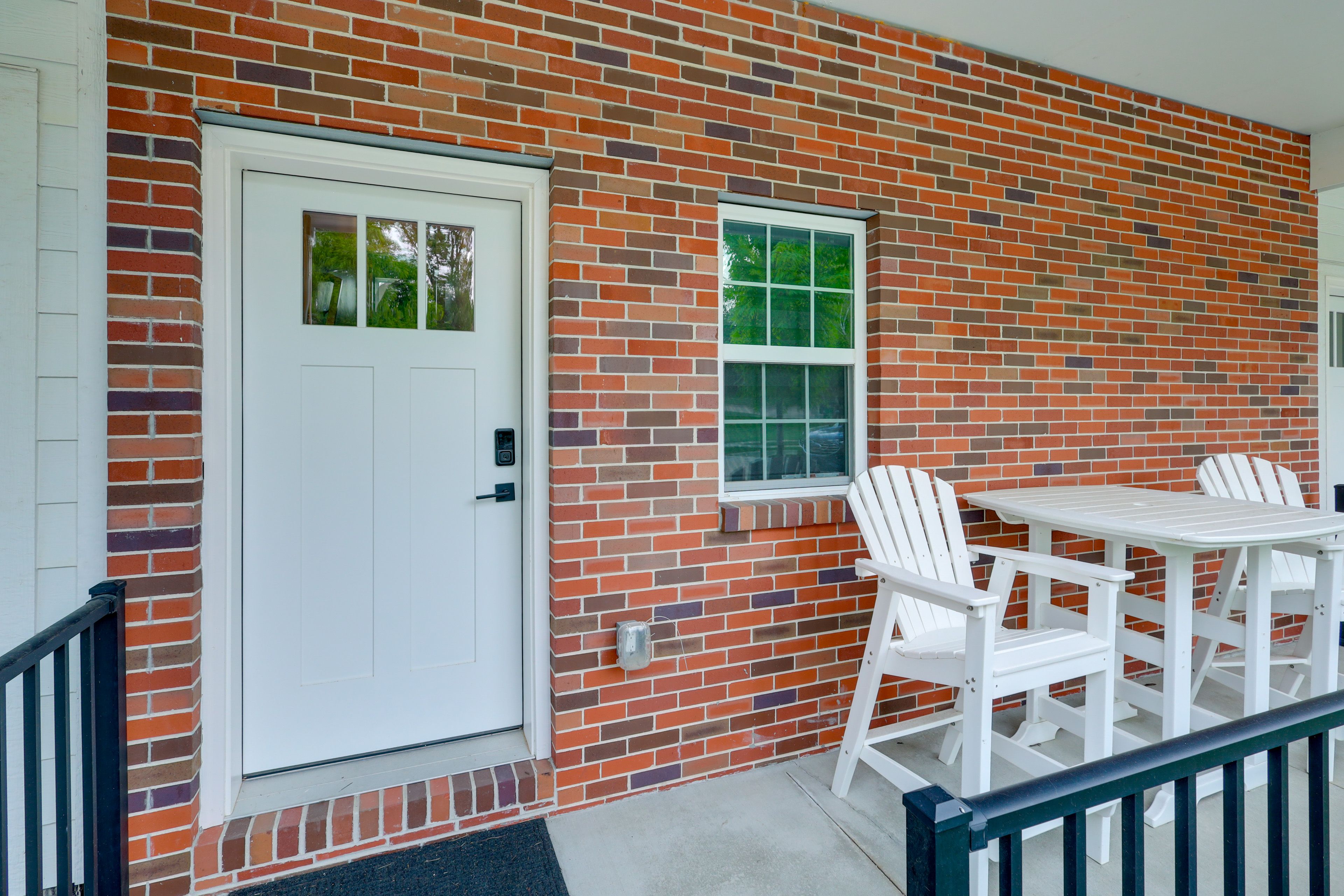 Front Porch | Walk to Historic Little Italy Restaurants